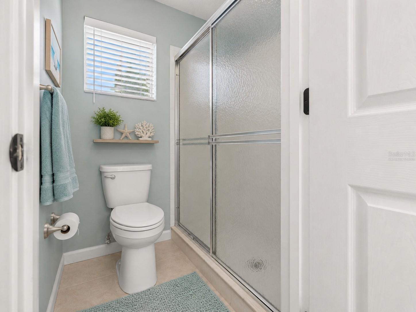 411 CYPRESS FOREST DR — photo 35