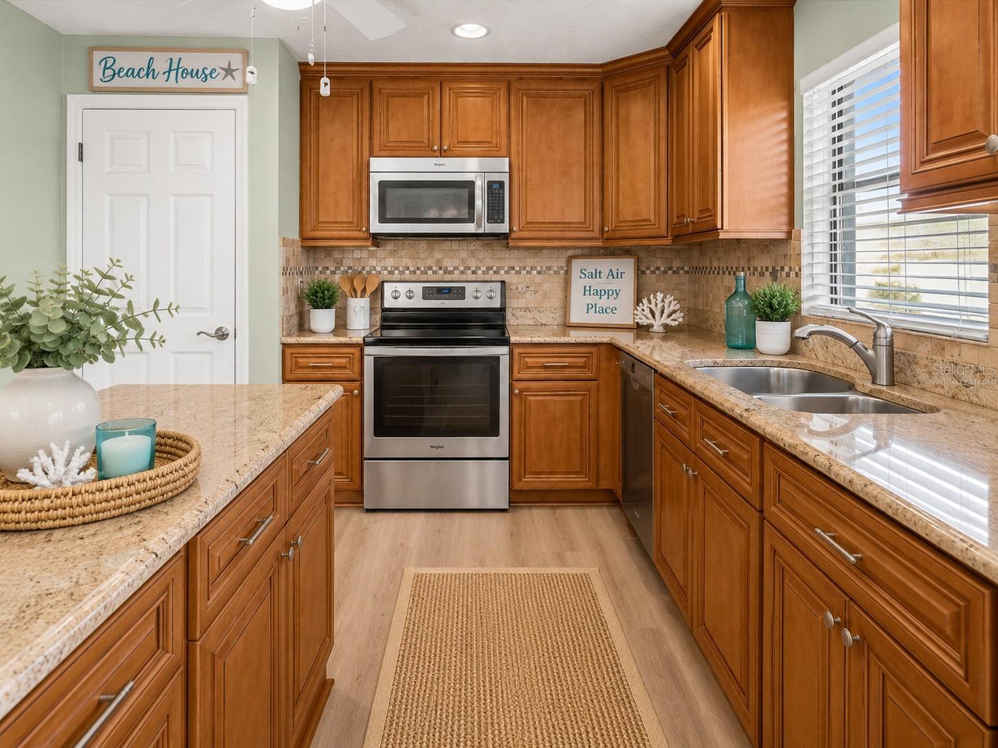 411 CYPRESS FOREST DR — photo 17