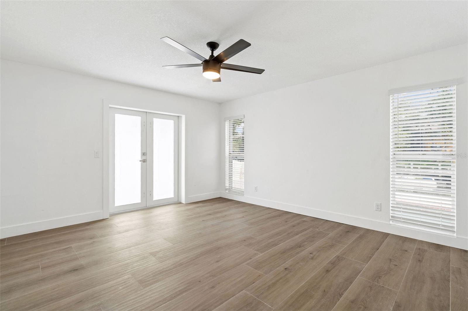 5811 IMPERIAL KY — photo 23