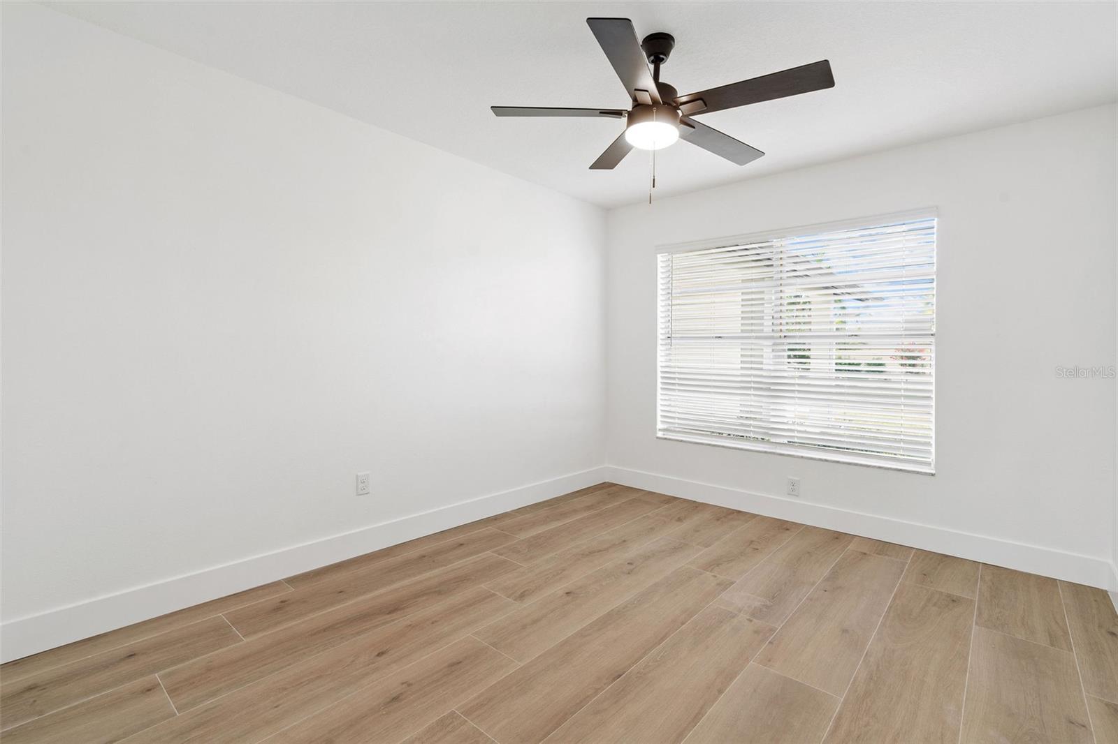 5811 IMPERIAL KY — photo 36
