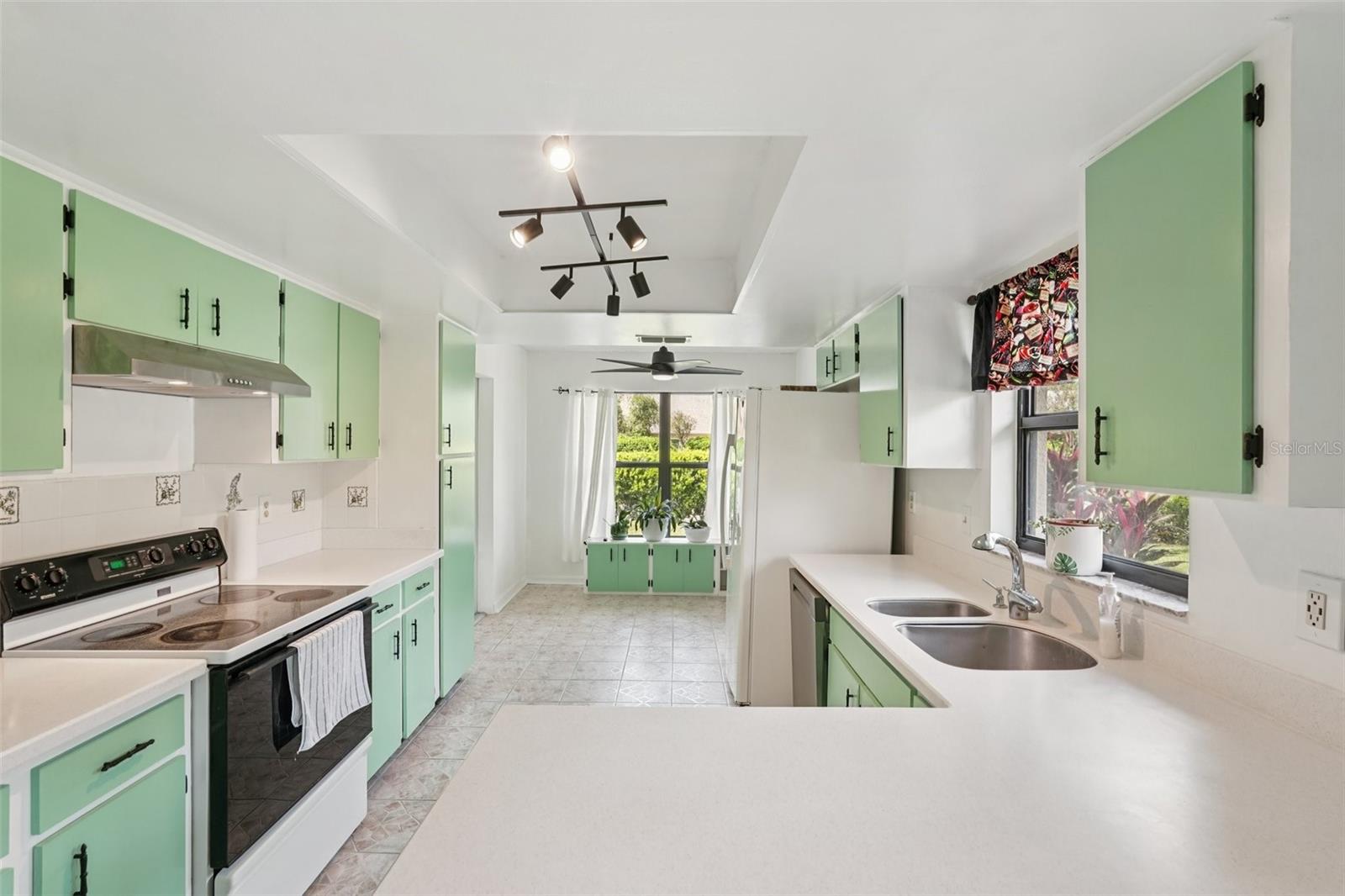 1604 LELAND DR — photo 9
