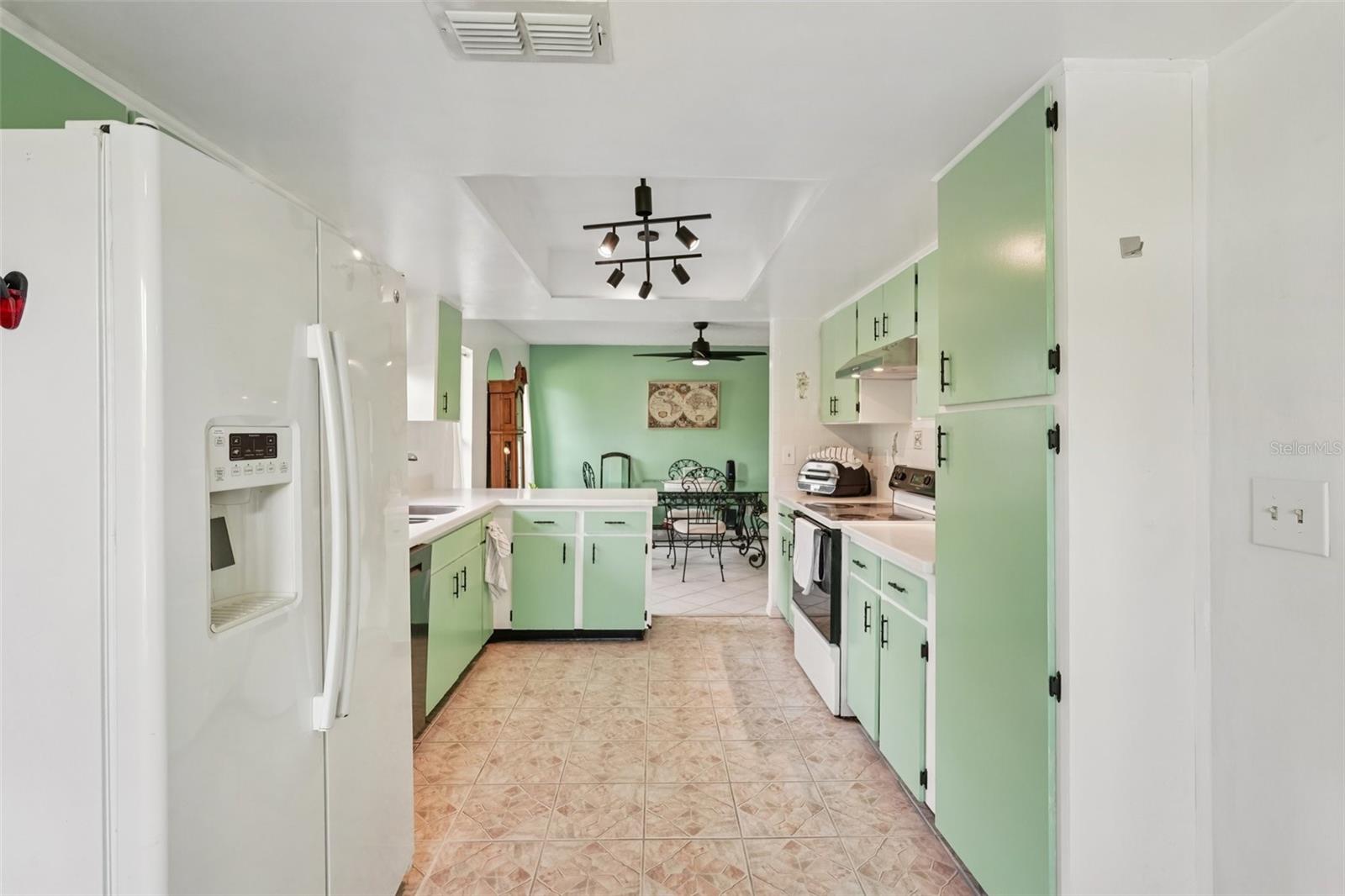 1604 LELAND DR — photo 11