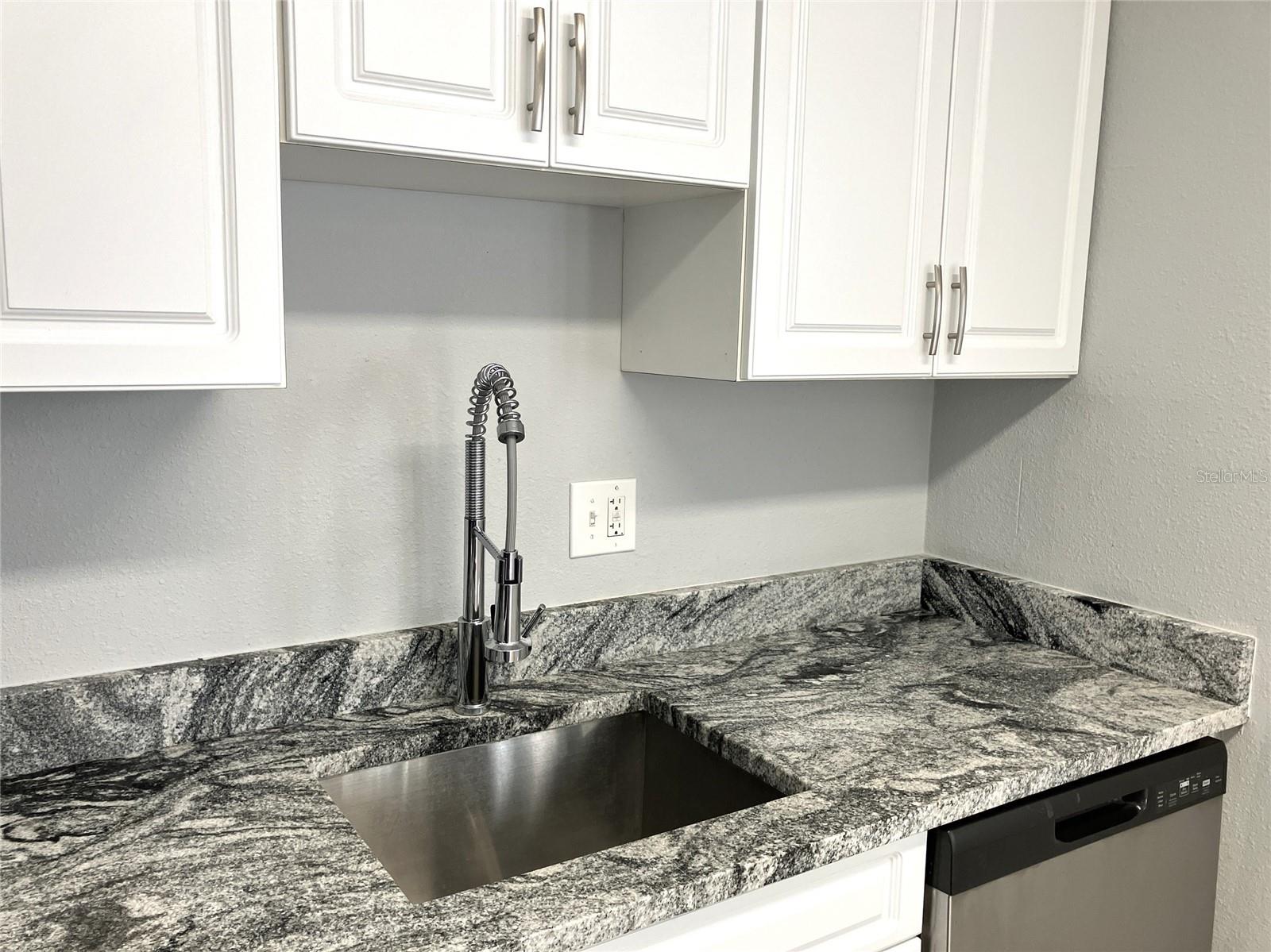 11703 RAINTREE VILLAGE BLVD #B — photo 19
