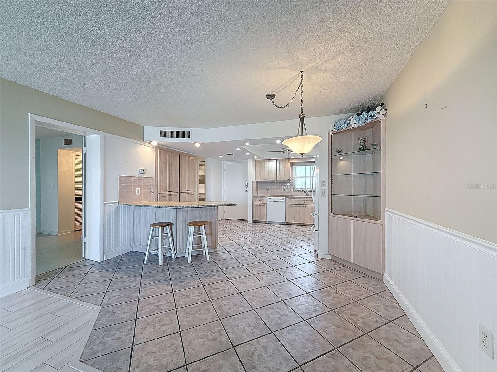 4550 COVE CIR #507 — photo 9