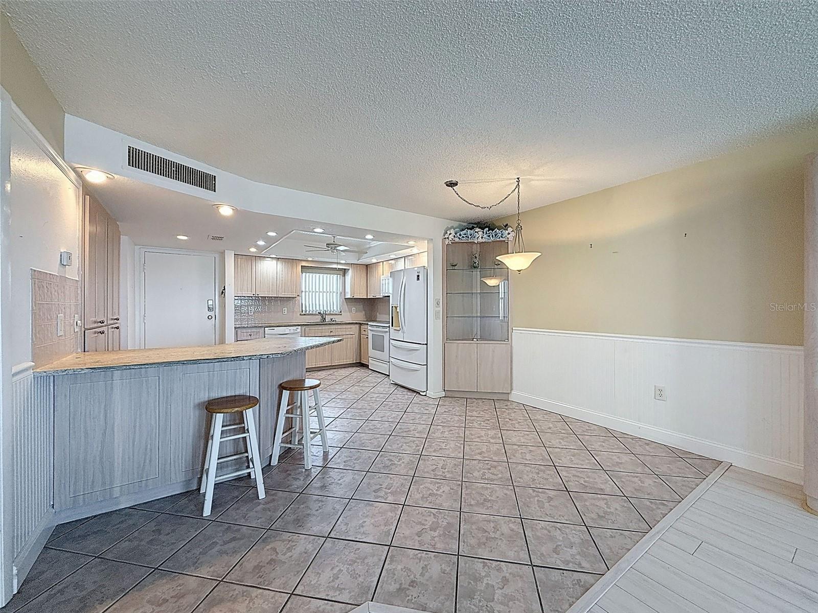 4550 COVE CIR #507 — photo 7