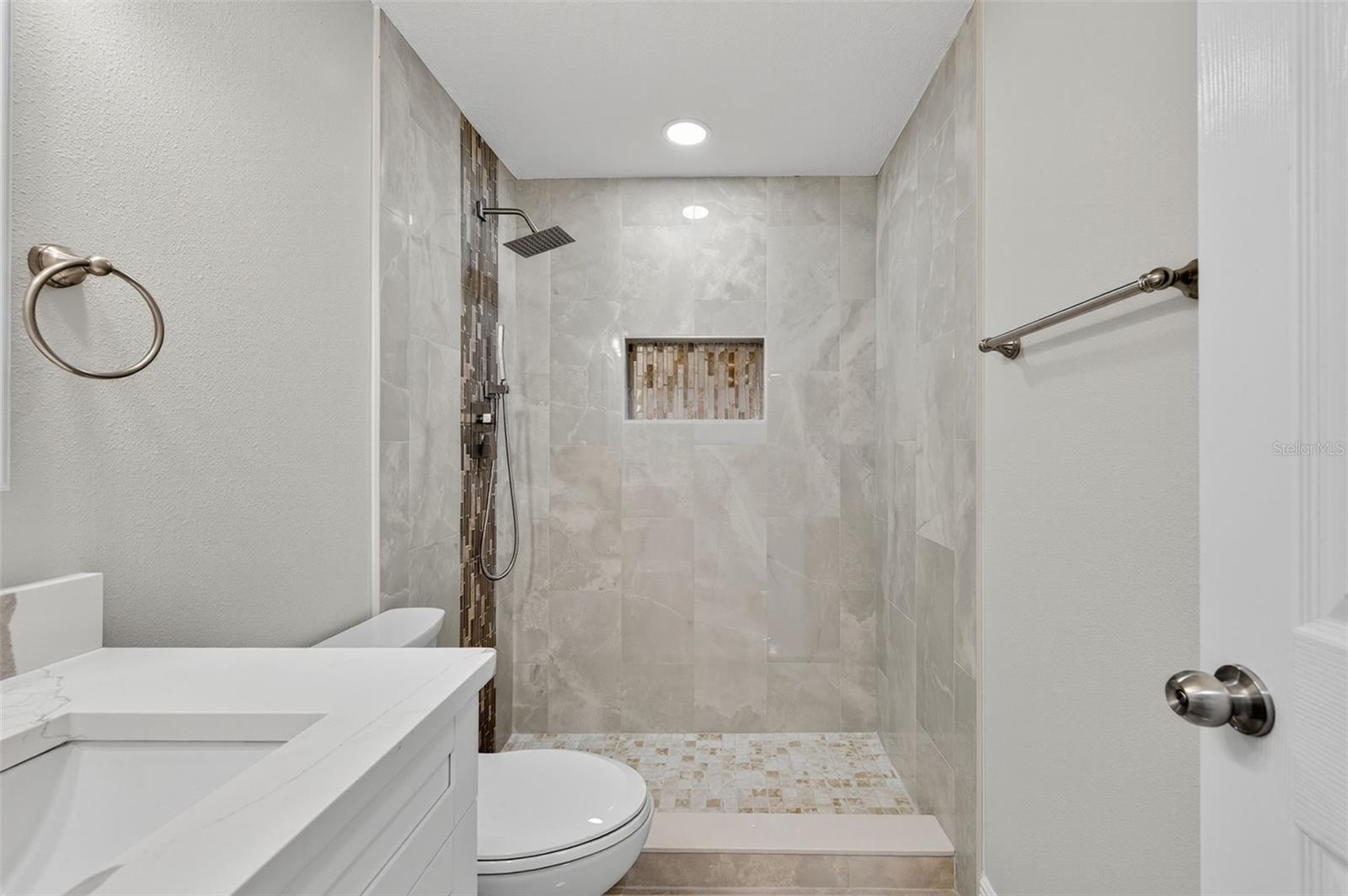 4929 DOCNER ST — photo 14