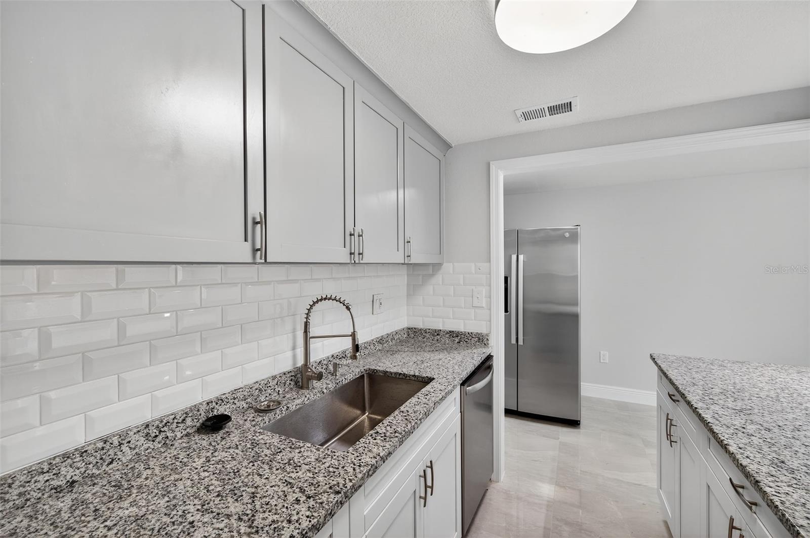 4929 DOCNER ST — photo 10
