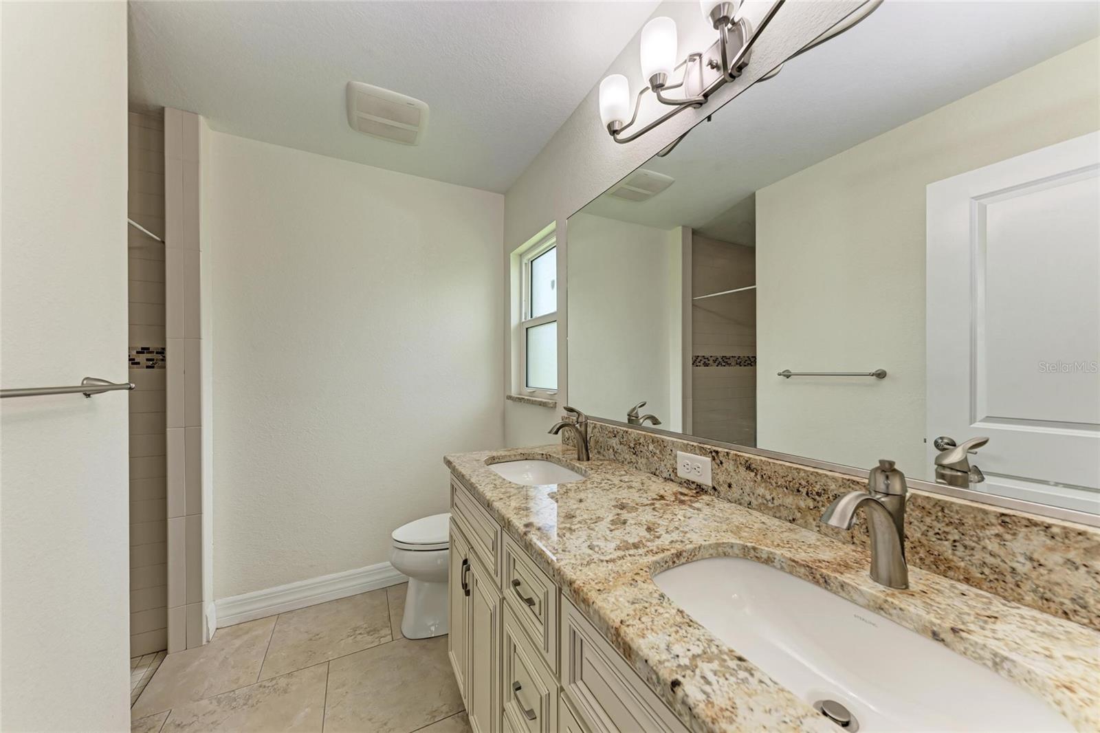 3560 ELDRON AVE — photo 23