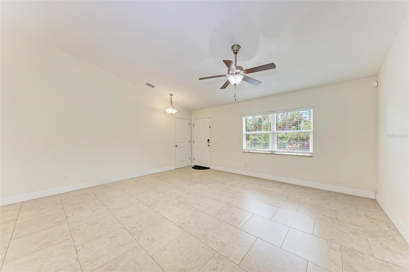 3560 ELDRON AVE — photo 8