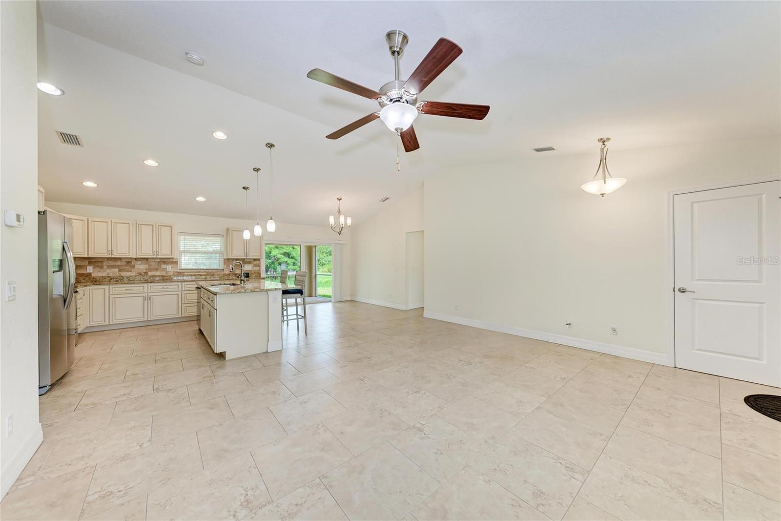 3560 ELDRON AVE — photo 7