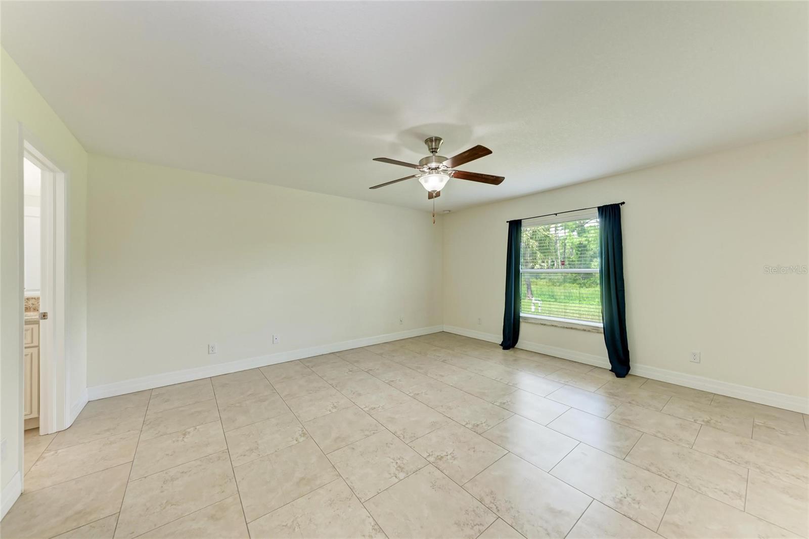 3560 ELDRON AVE — photo 17