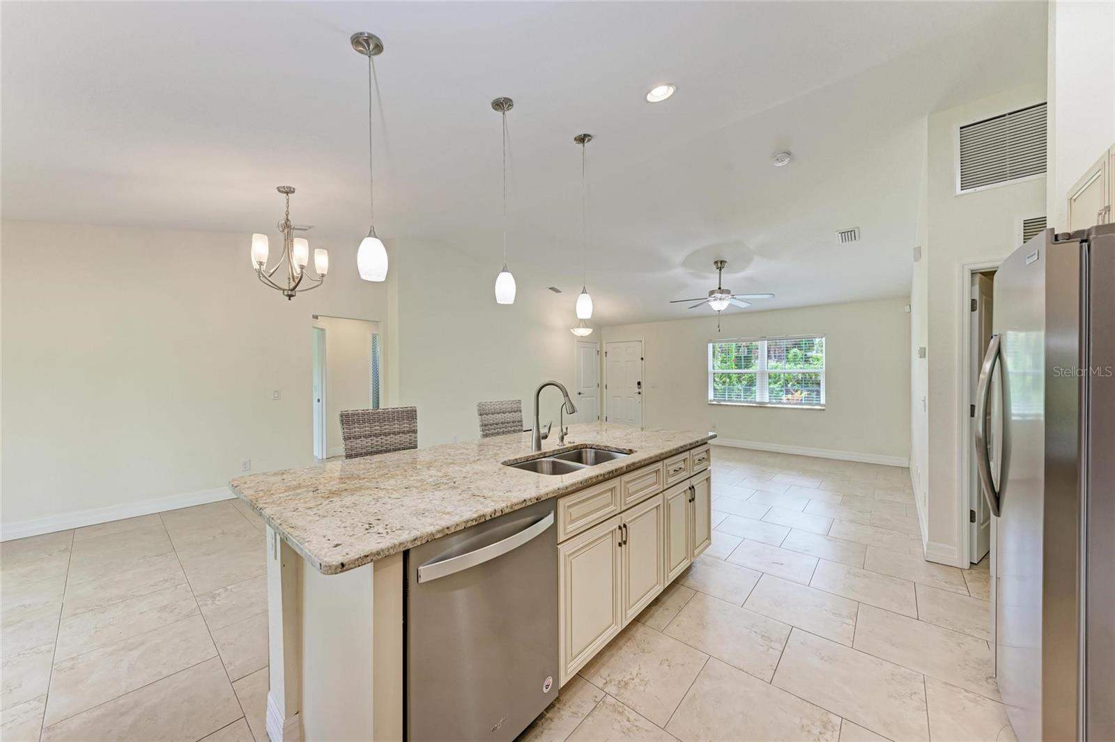 3560 ELDRON AVE — photo 13