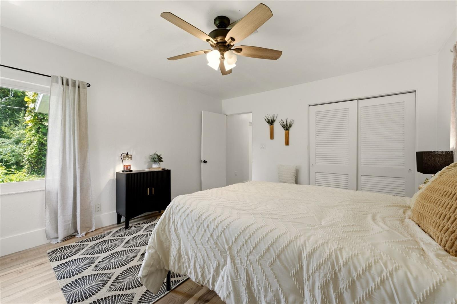 418 EDWARDS DR — photo 28