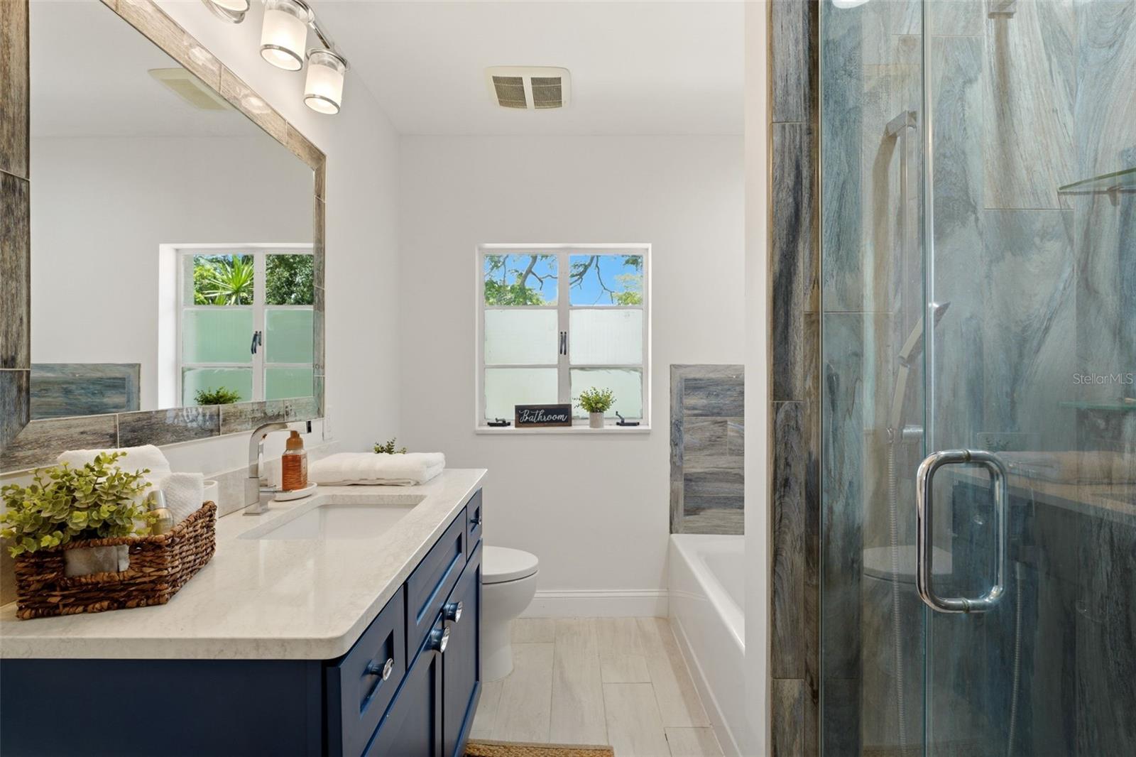 418 EDWARDS DR — photo 24