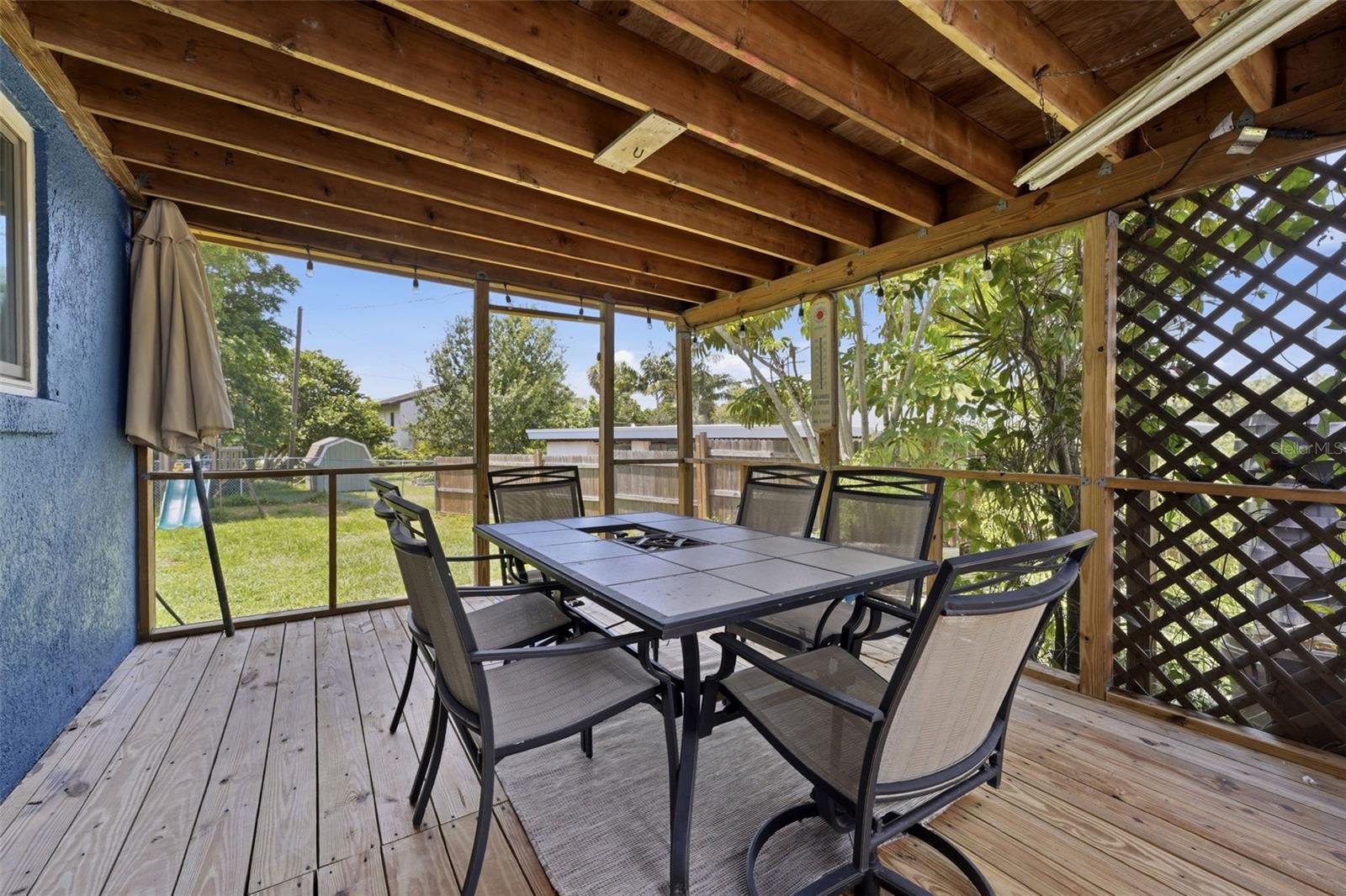 418 EDWARDS DR — photo 32