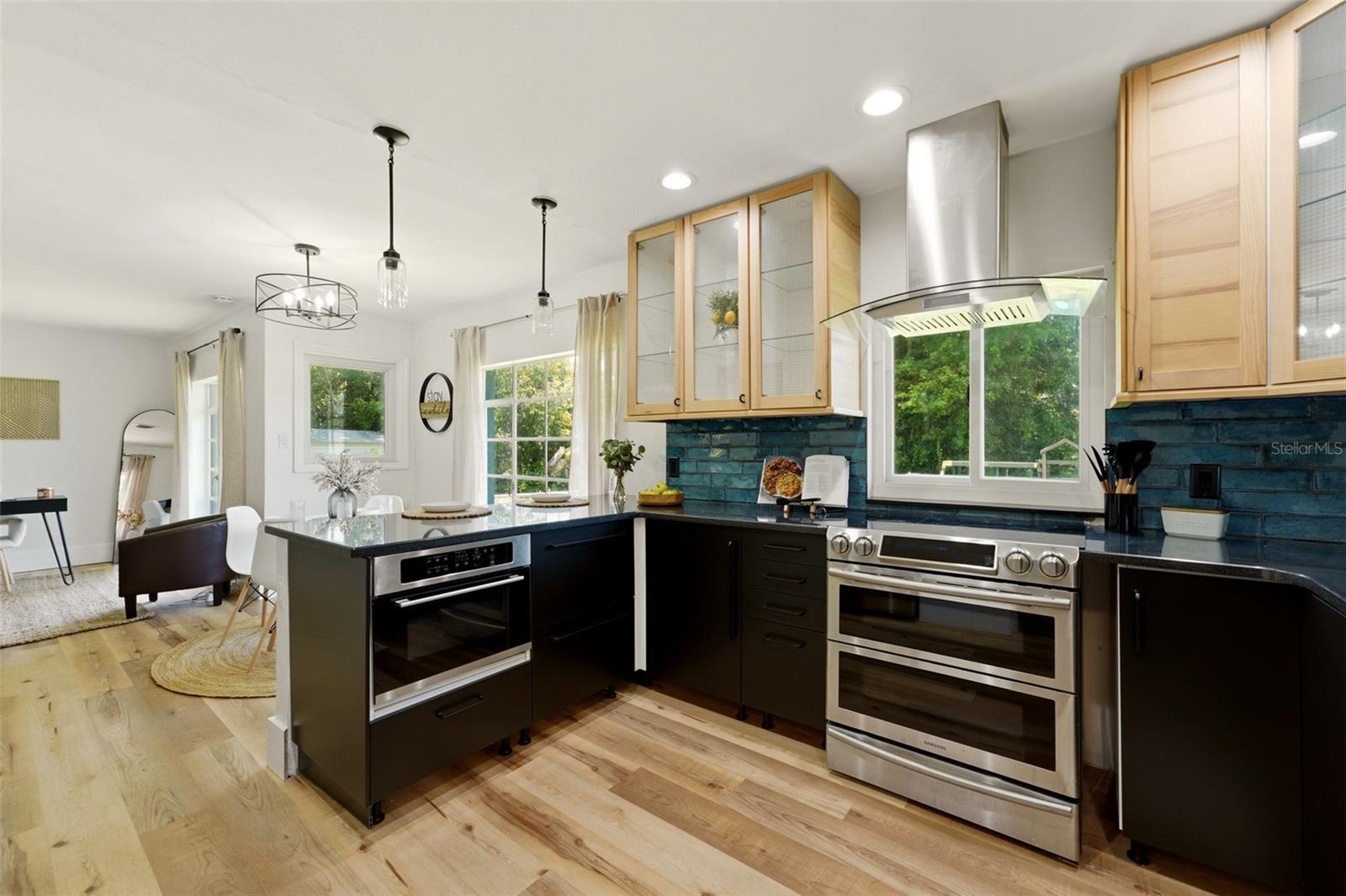 418 EDWARDS DR — photo 18