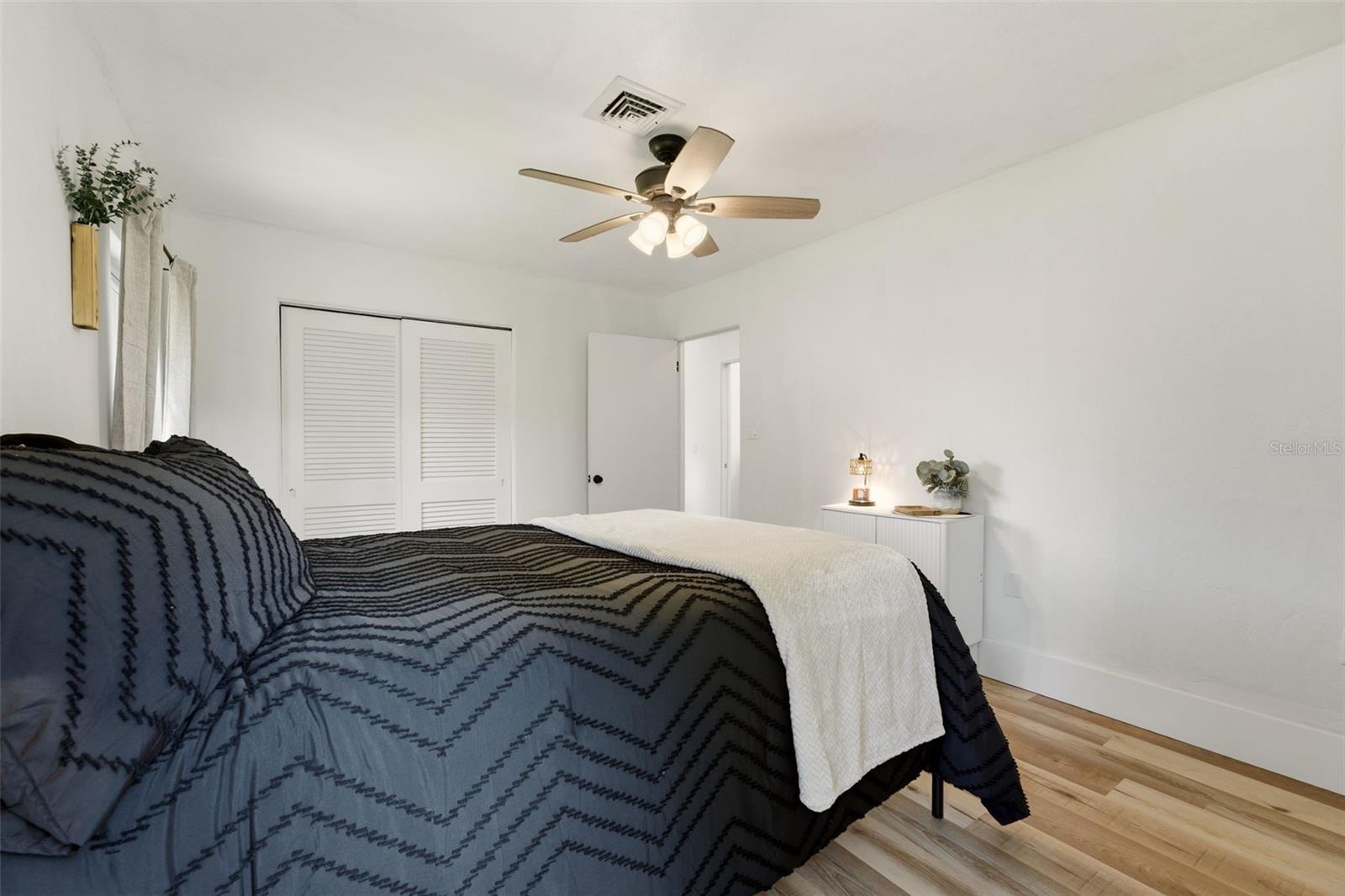 418 EDWARDS DR — photo 23