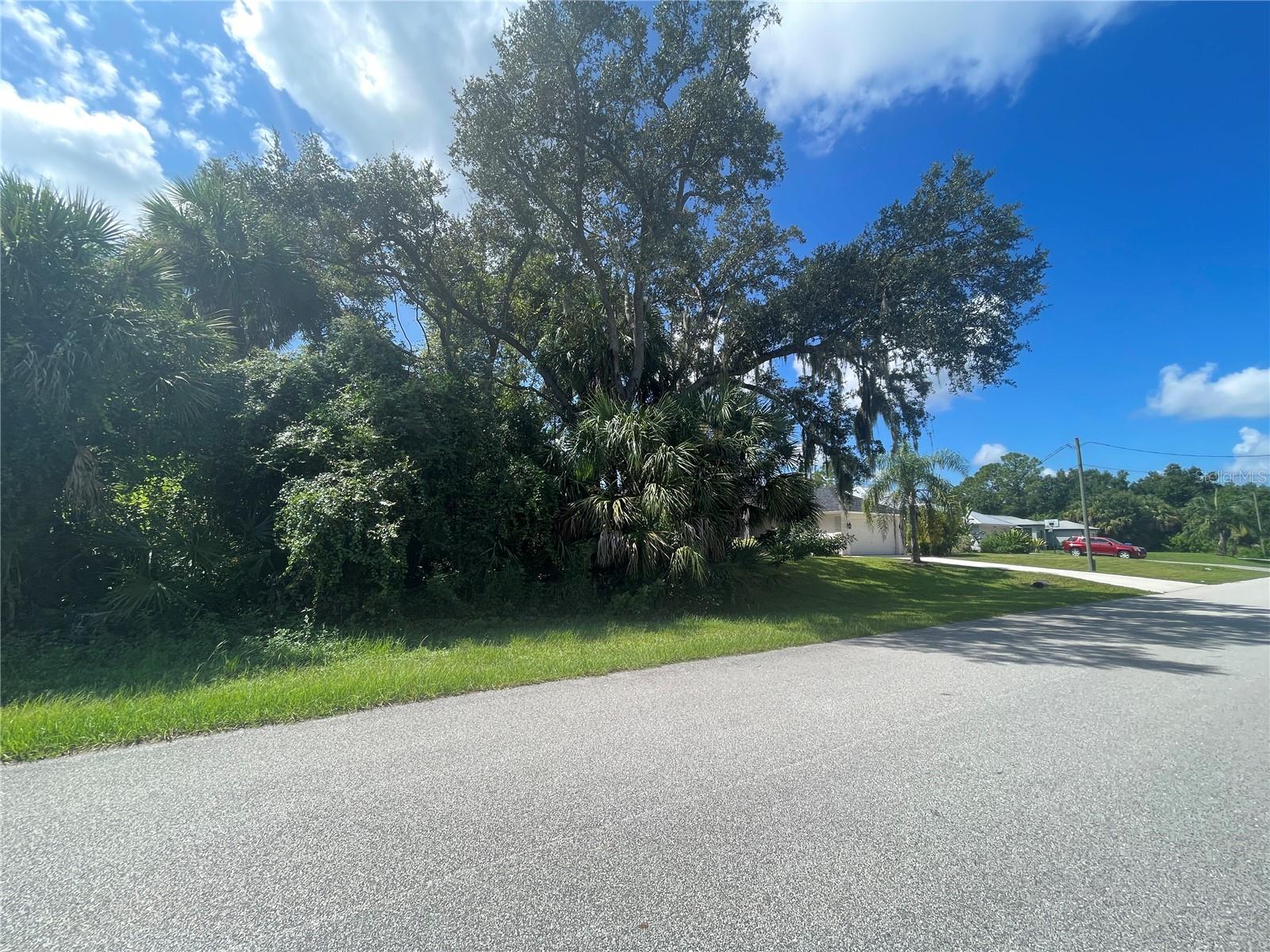SNYDER   (LOT 6 BLOCK 1019) ST — photo 13