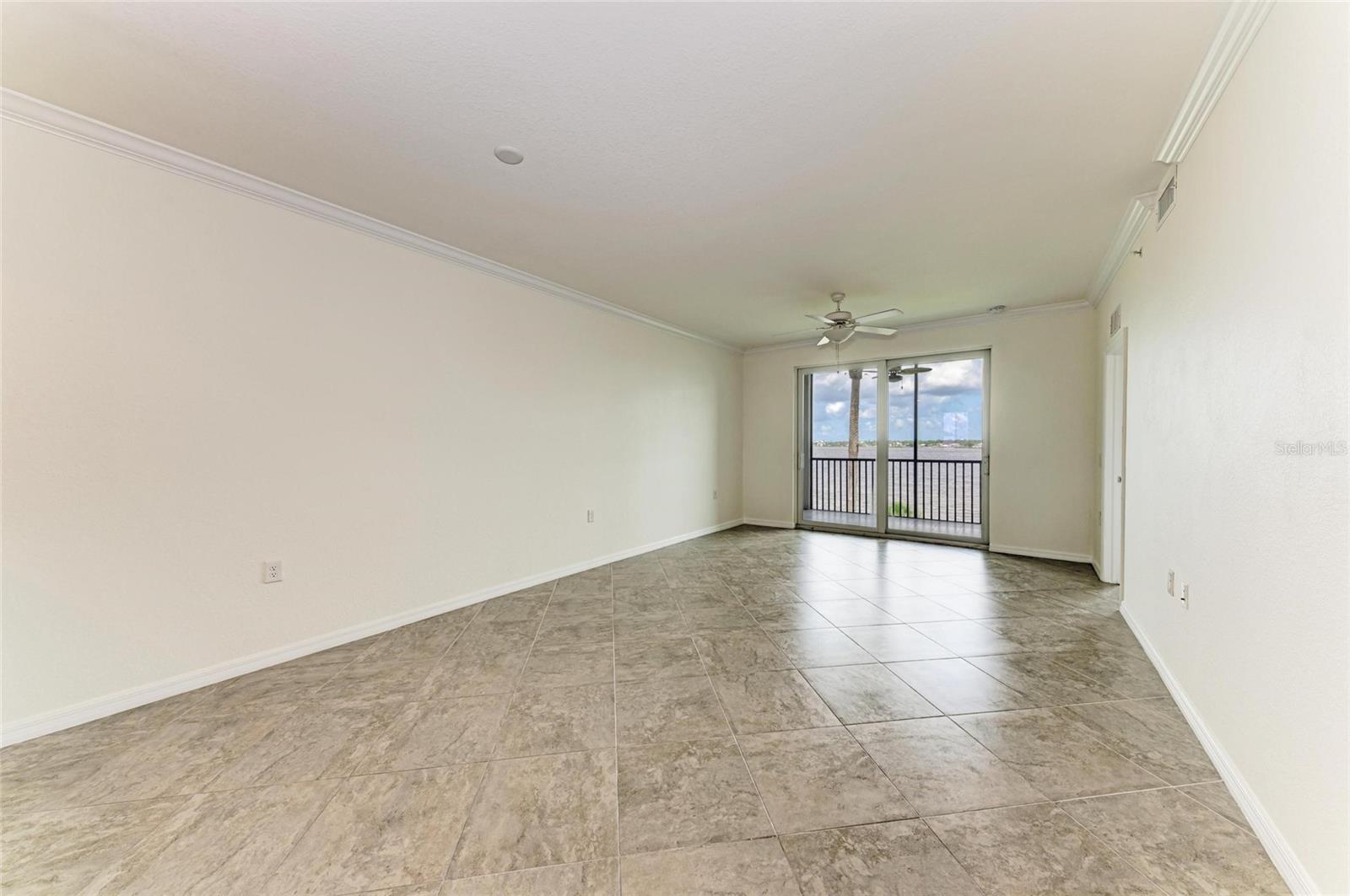 1010 TIDEWATER SHORES LOOP #304 — photo 9