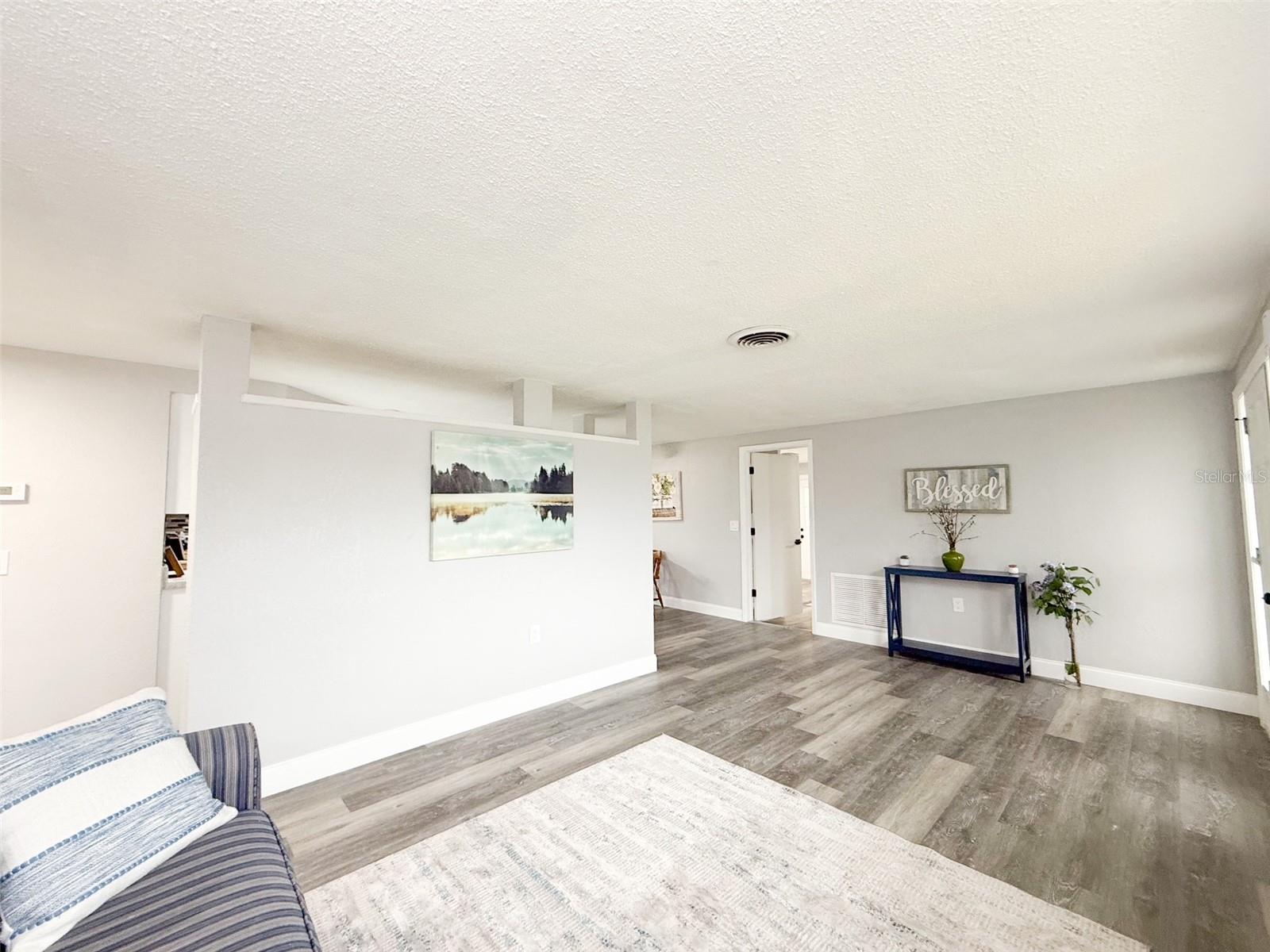 10805 FILLMORE AVE — photo 5