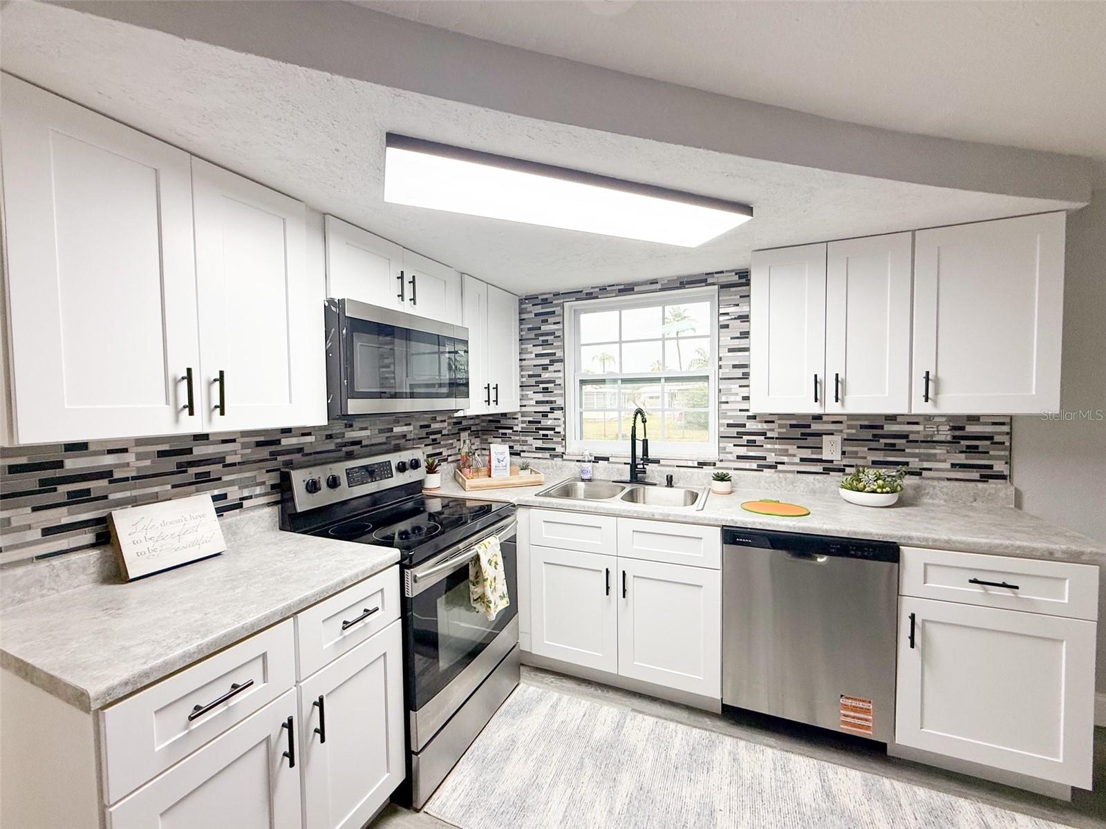 10805 FILLMORE AVE — photo 12