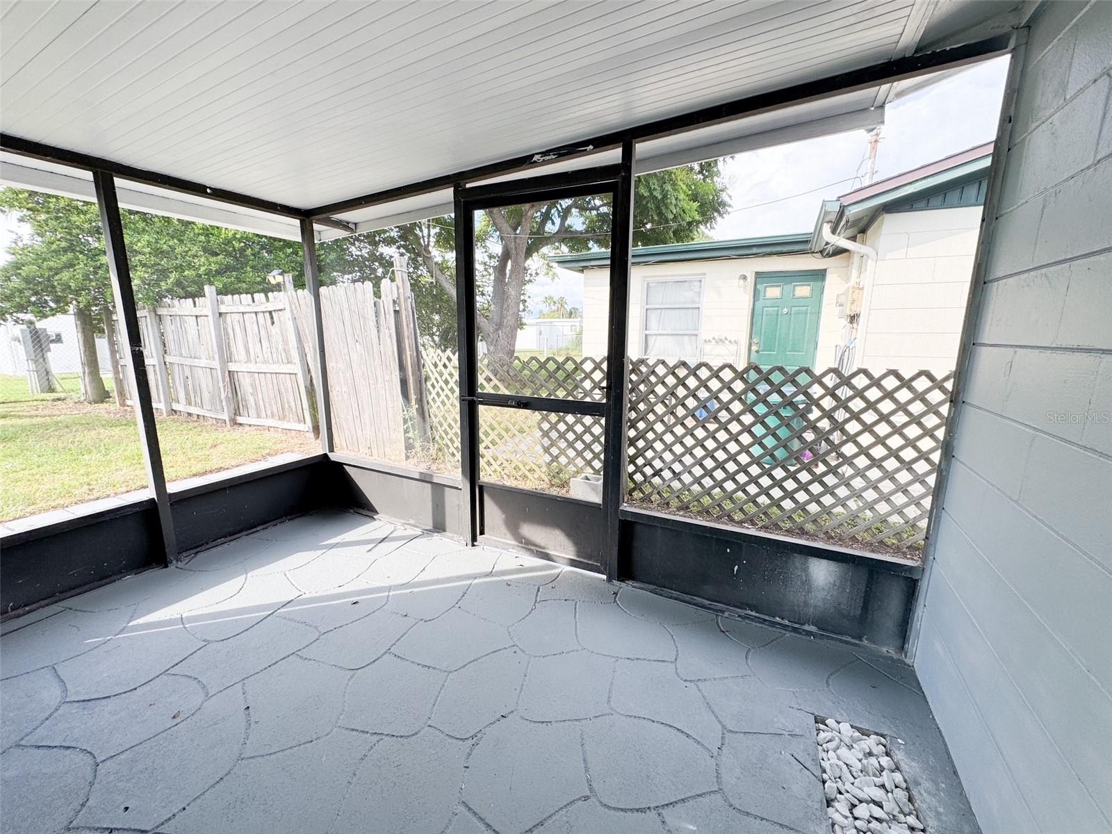 10805 FILLMORE AVE — photo 29