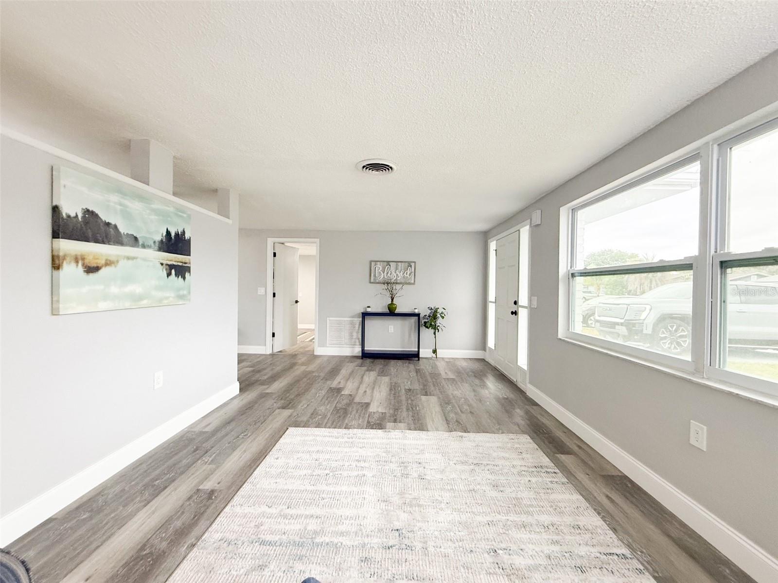 10805 FILLMORE AVE — photo 8