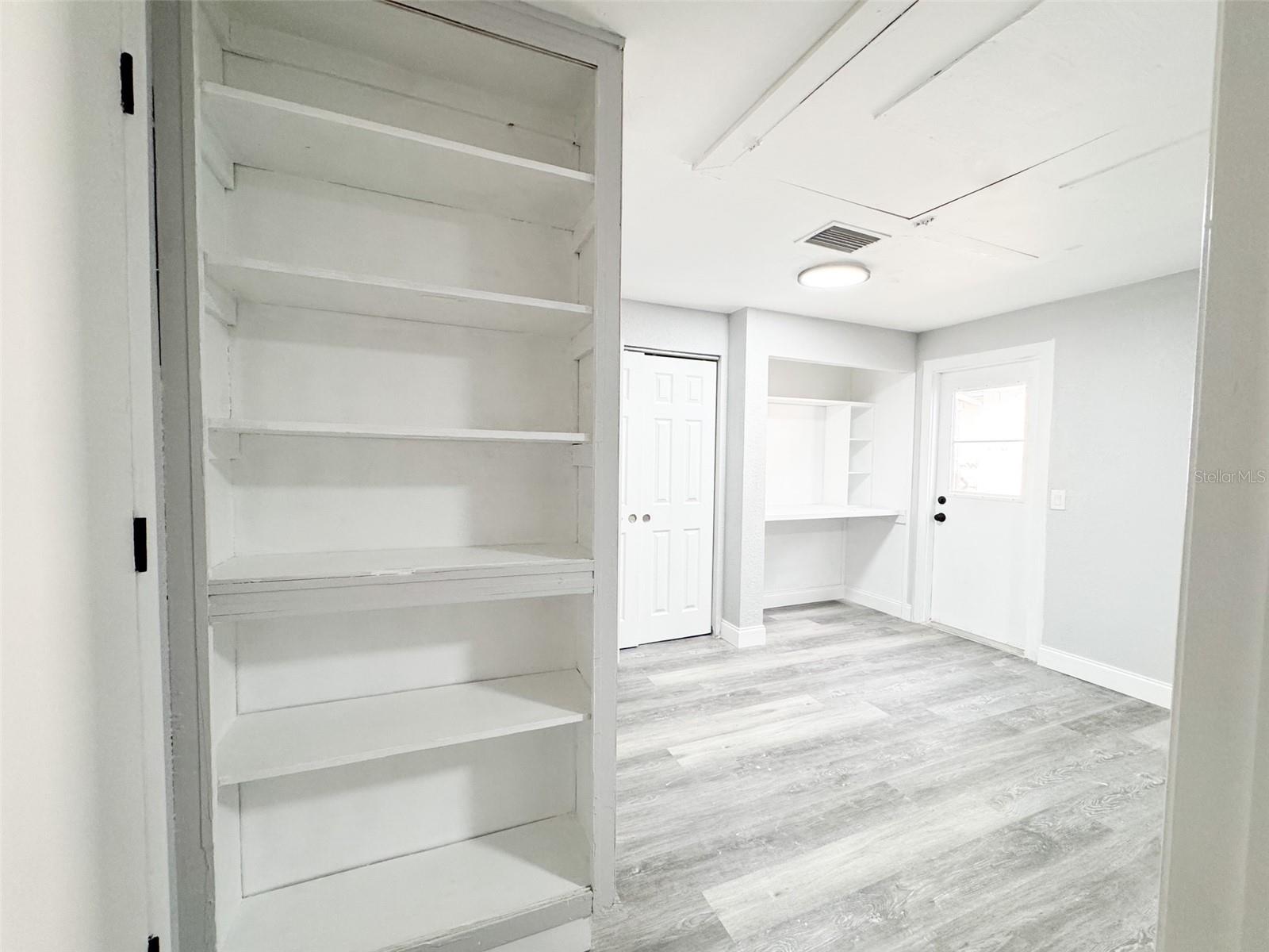 10805 FILLMORE AVE — photo 21