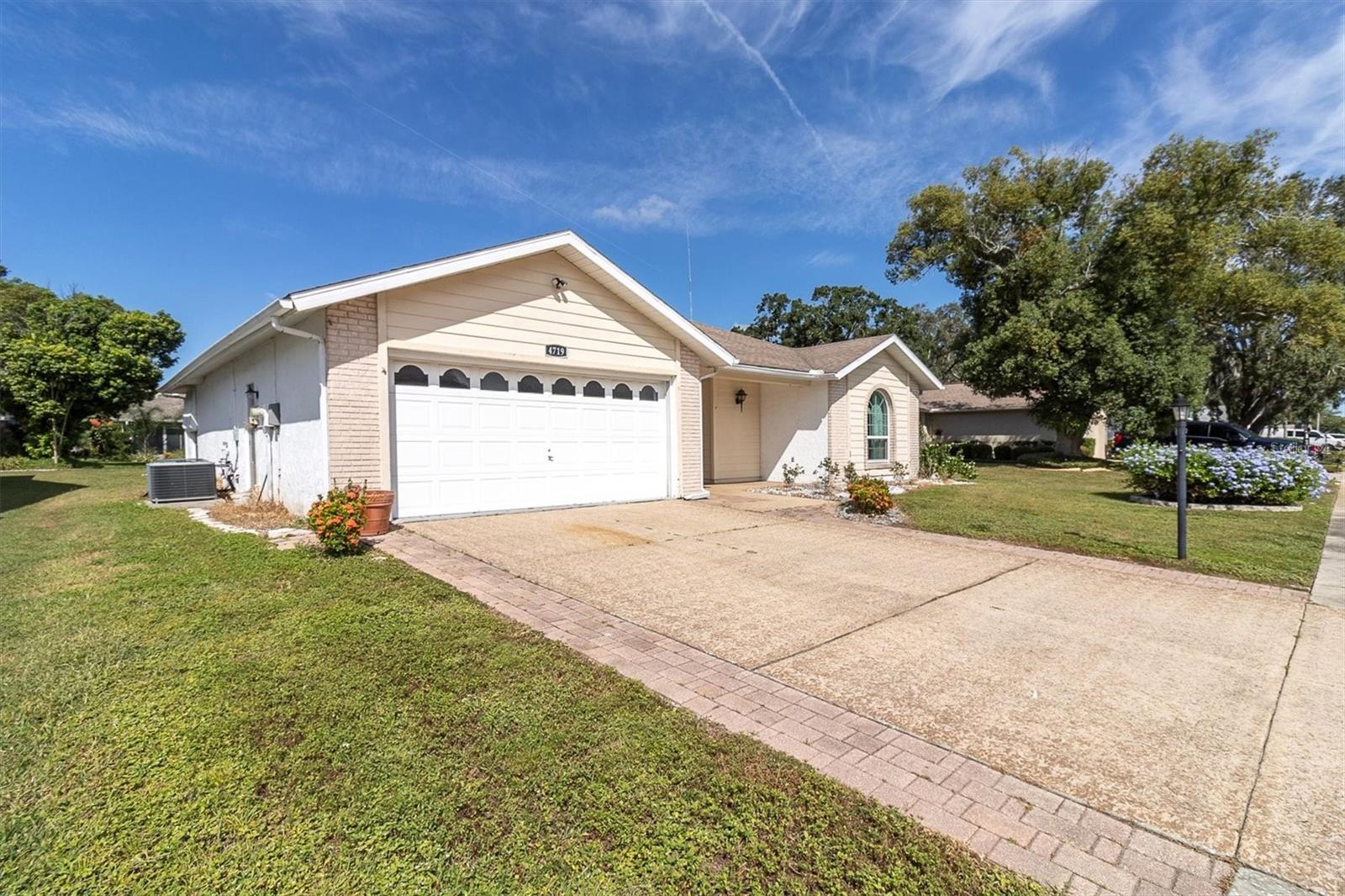 4719 CAVENDISH DR — photo 2
