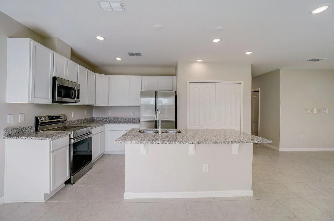 33 CLEMSON RD — photo 4