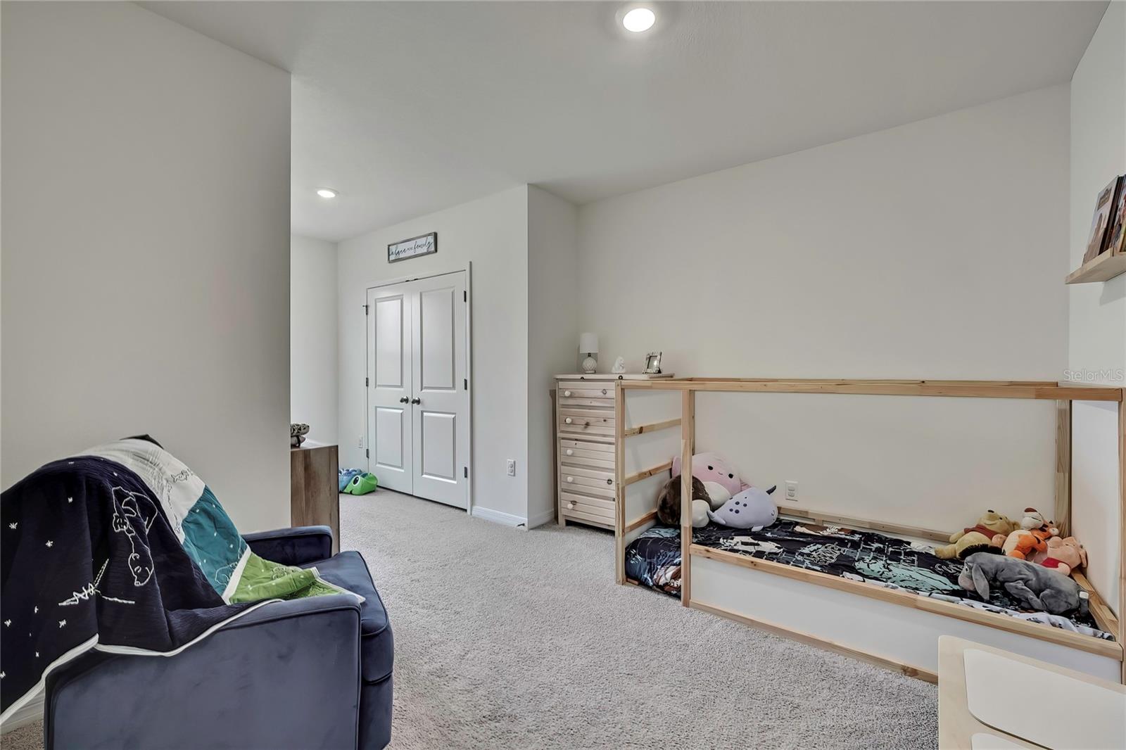 16662 MAUDE DR — photo 37