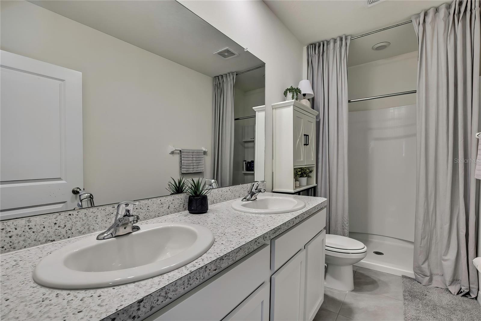 16662 MAUDE DR — photo 31