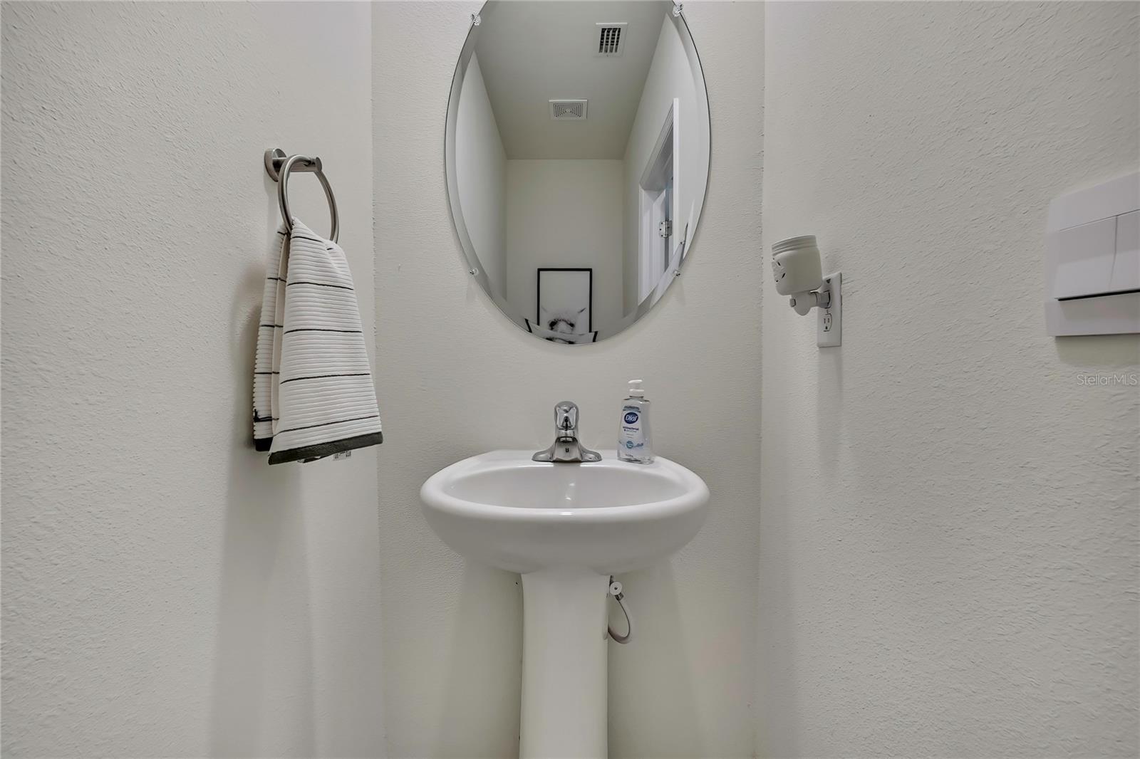 16662 MAUDE DR — photo 22