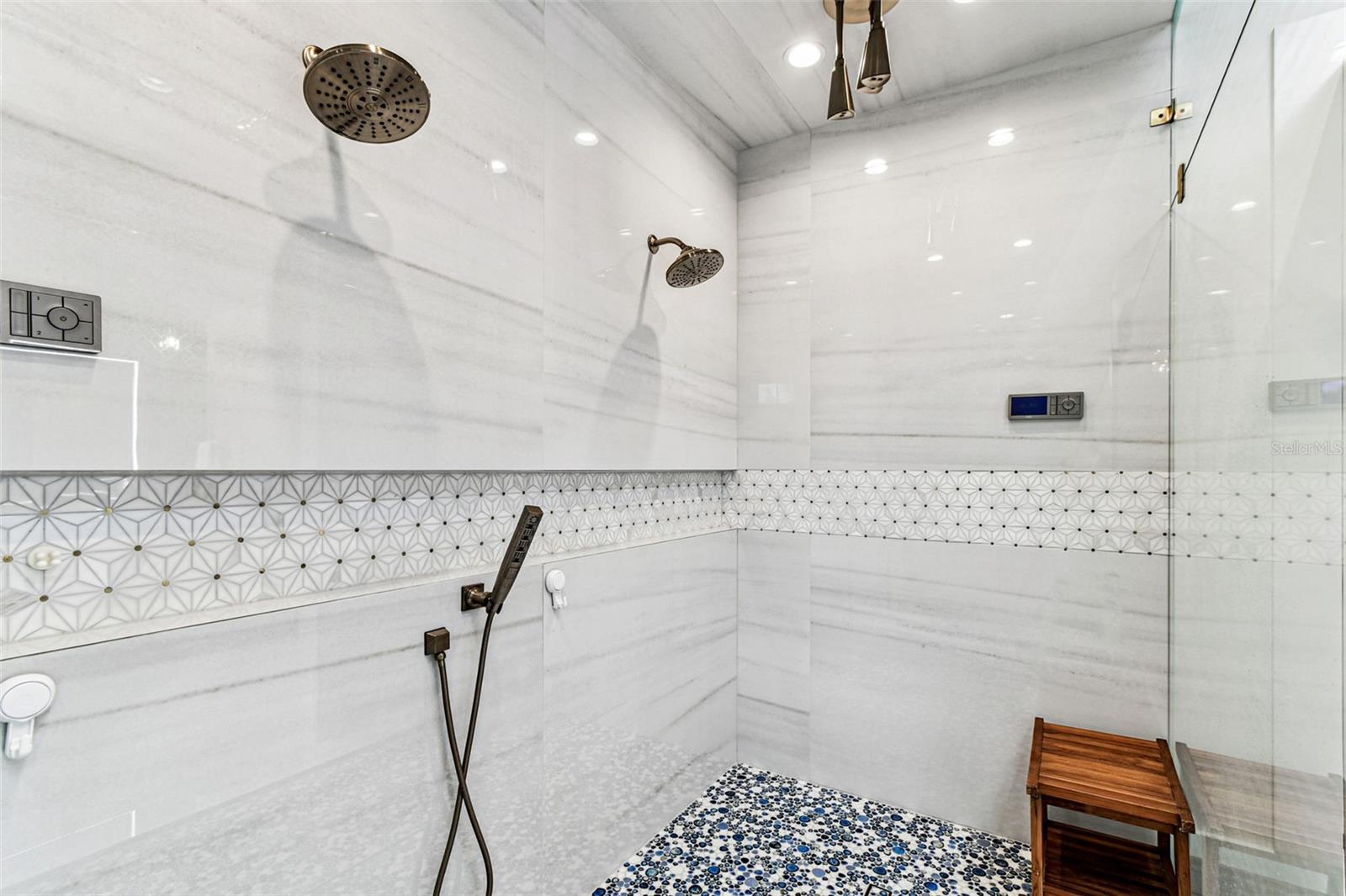 3321 MEANDER LN — photo 27