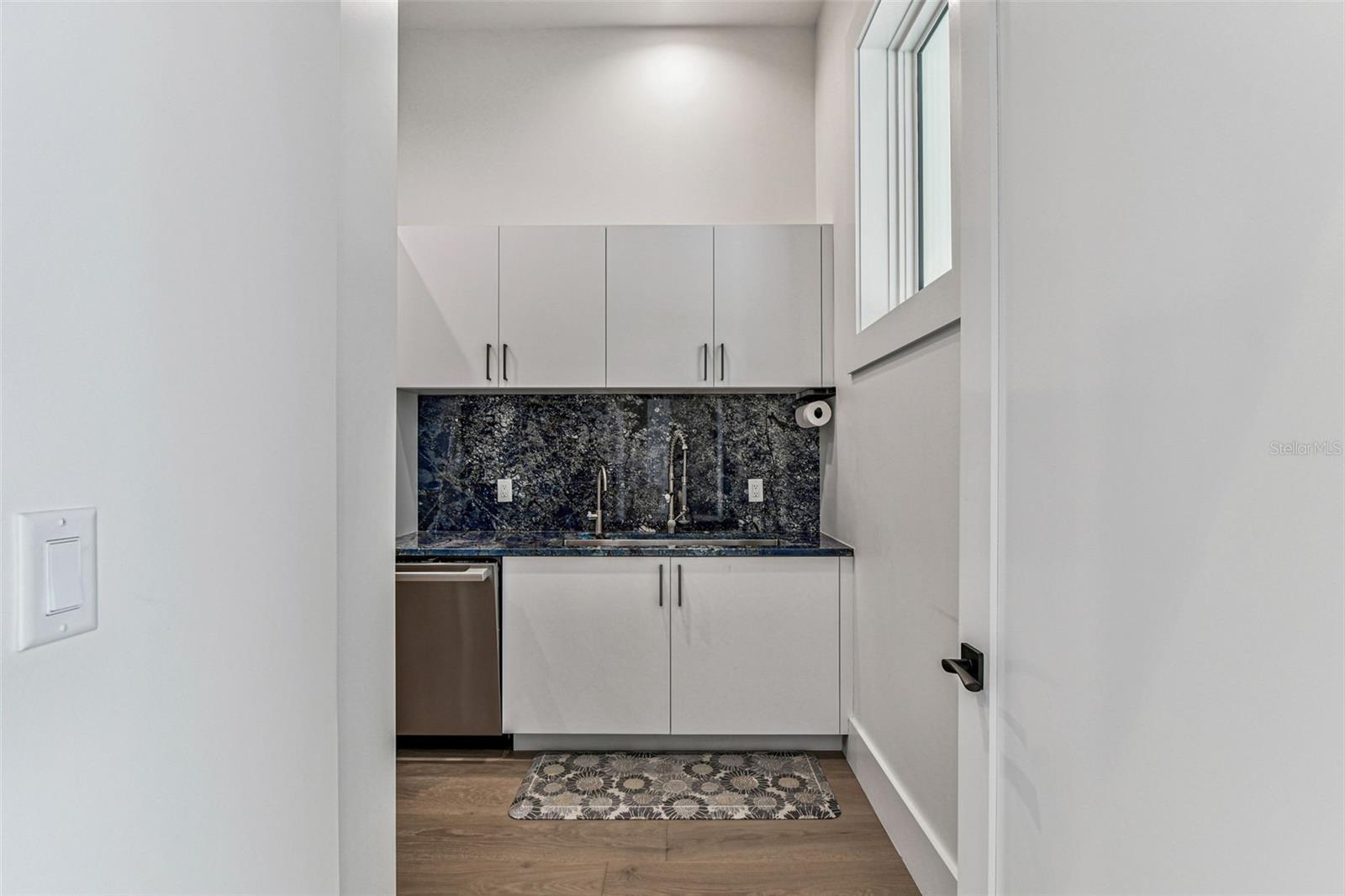 3321 MEANDER LN — photo 17