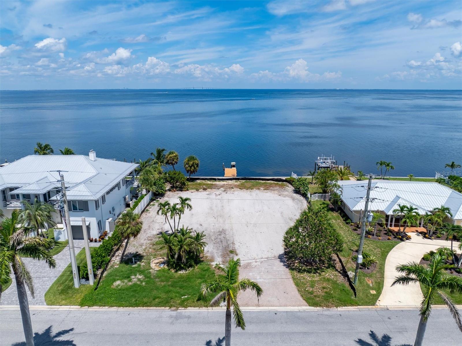 659 KEY ROYALE DR — photo 2