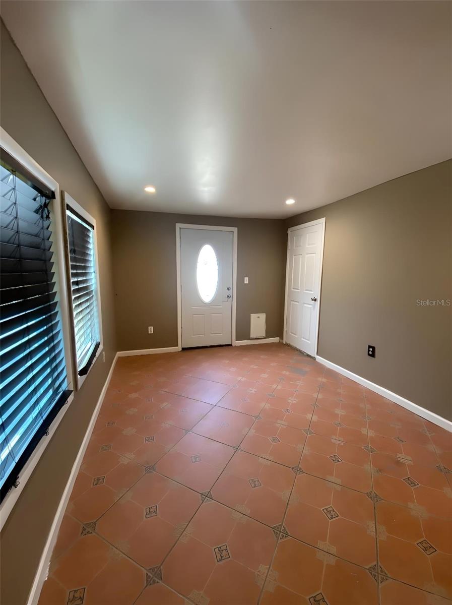 1817 DARTMOUTH DR — photo 32