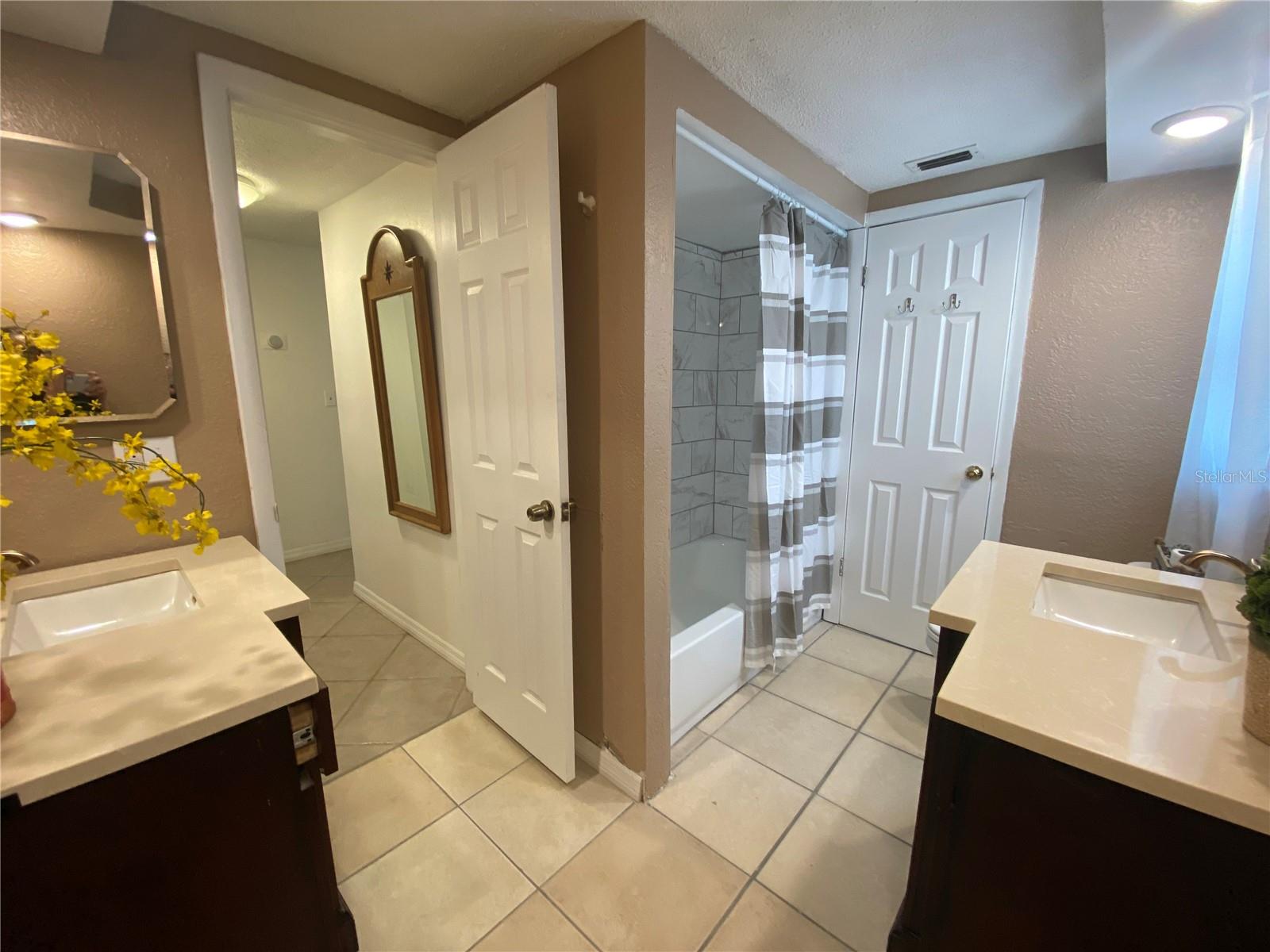 1817 DARTMOUTH DR — photo 26