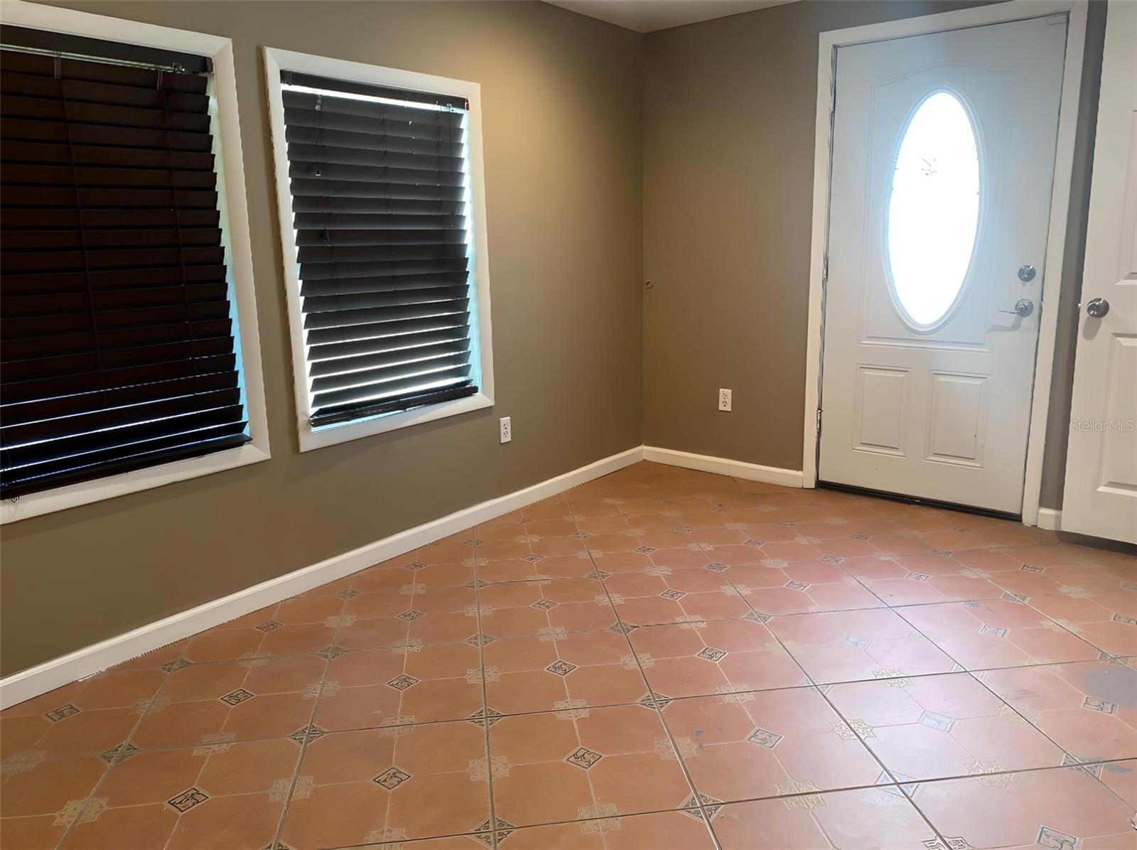 1817 DARTMOUTH DR — photo 33