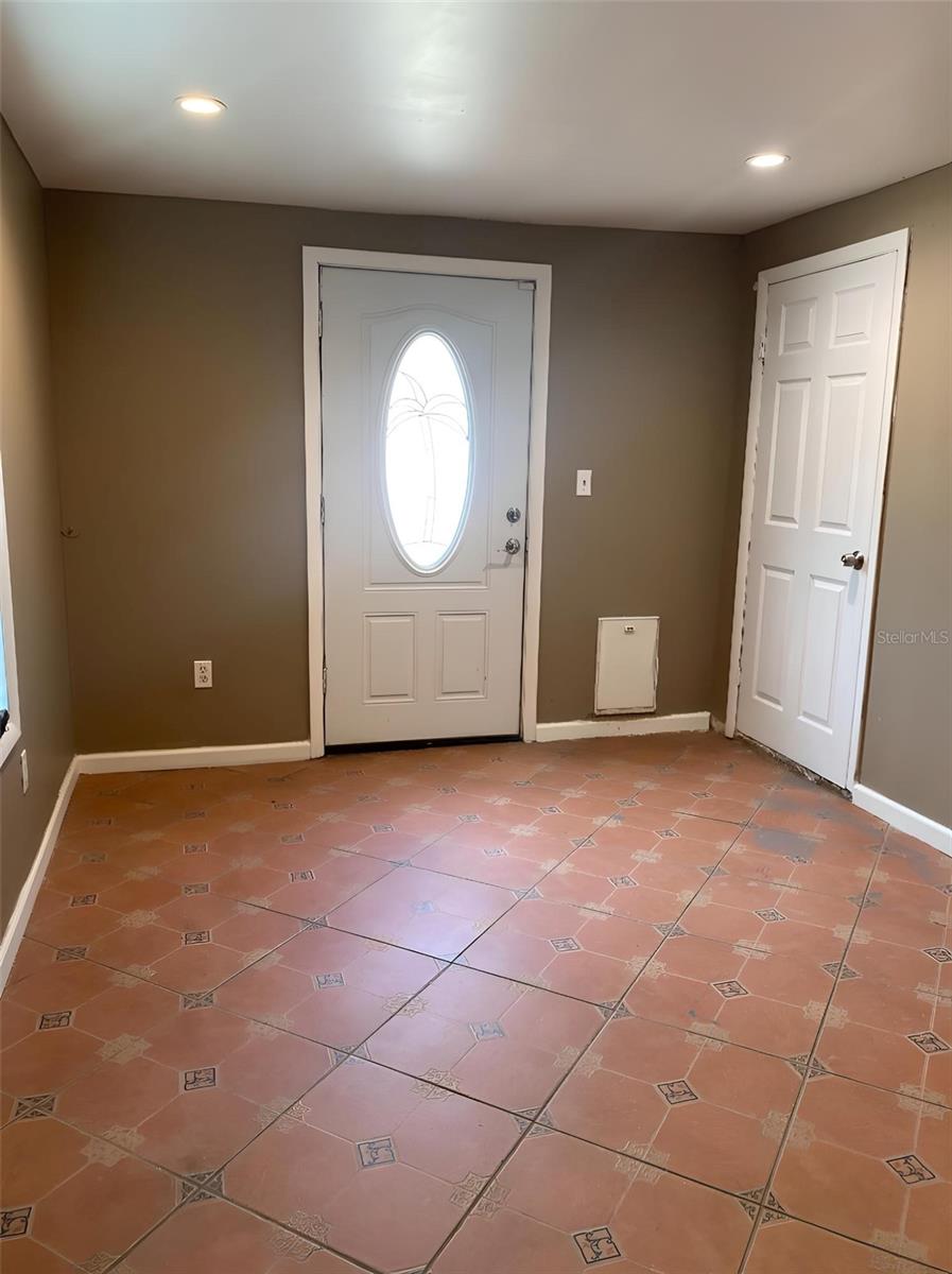 1817 DARTMOUTH DR — photo 34