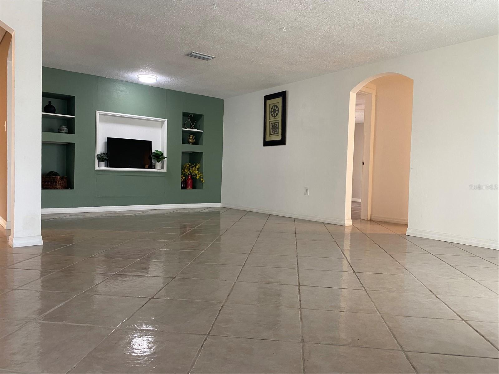 1817 DARTMOUTH DR — photo 18