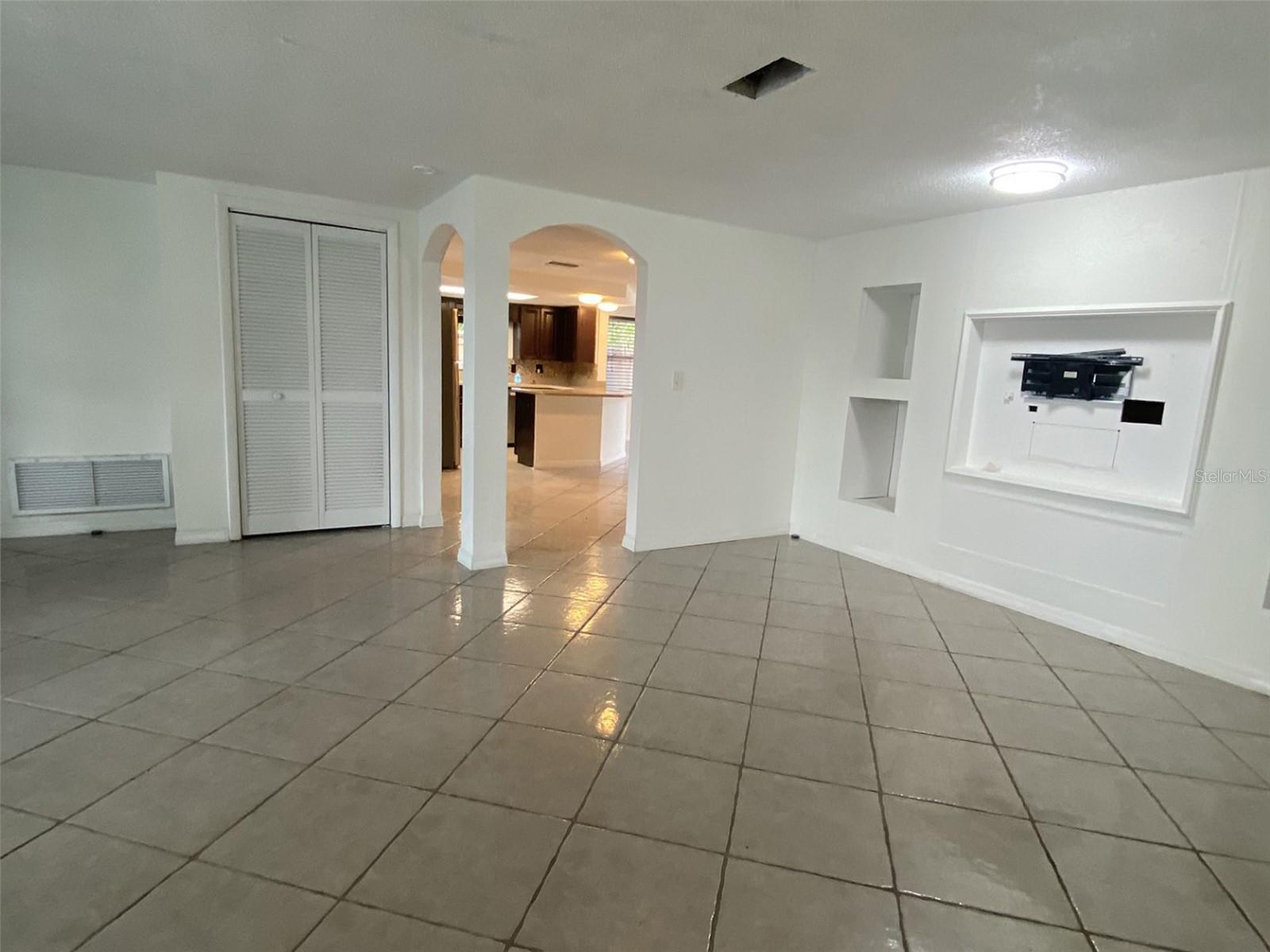 1817 DARTMOUTH DR — photo 15
