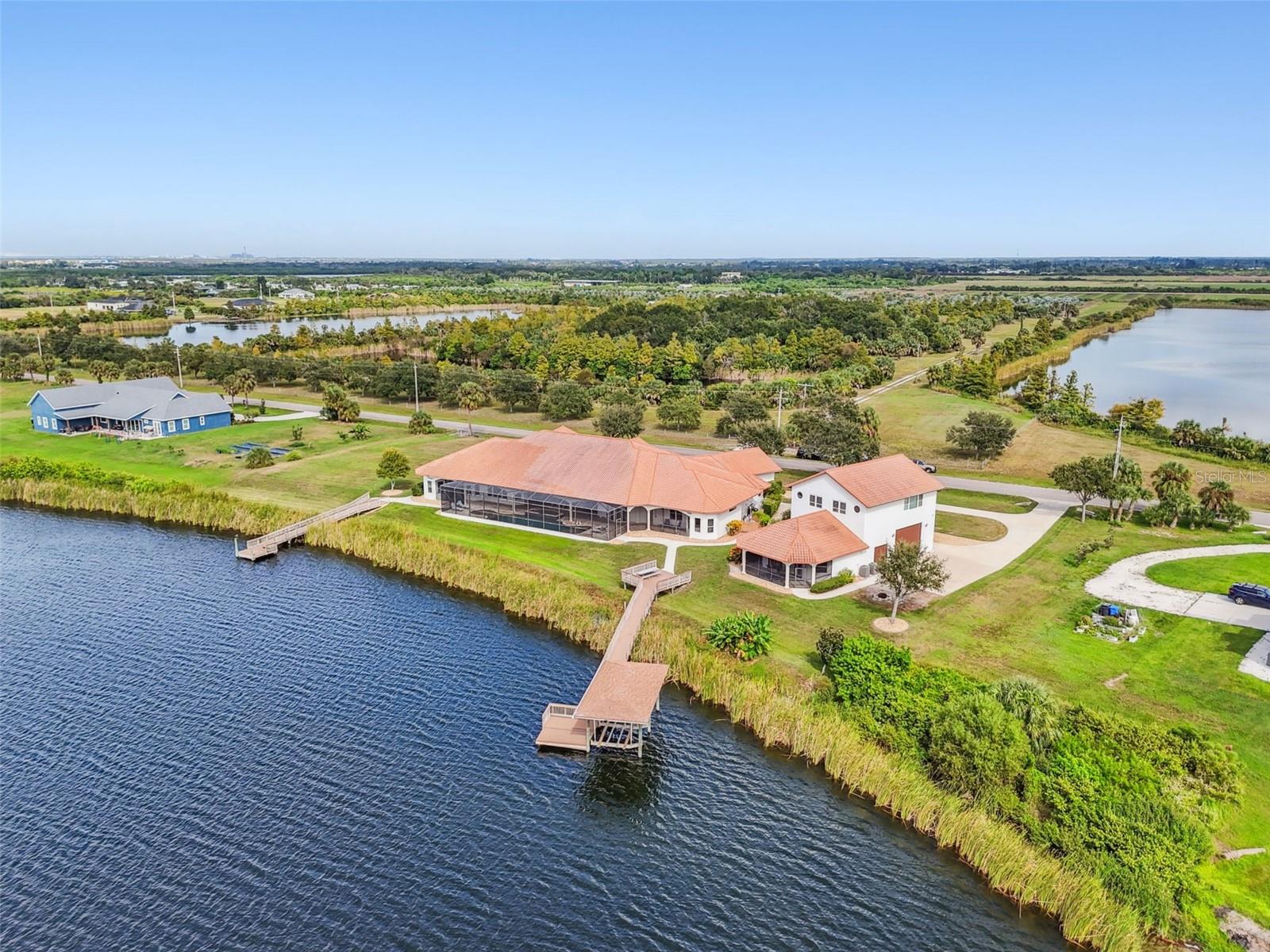 3215 GULF CITY RD — photo 3