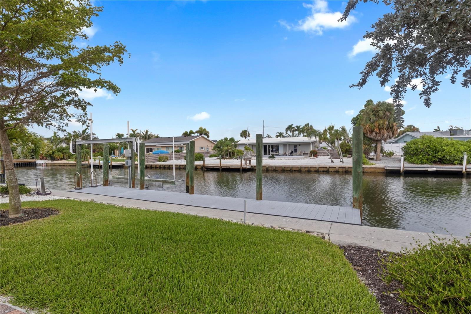 624 DUNDEE LN — photo 43