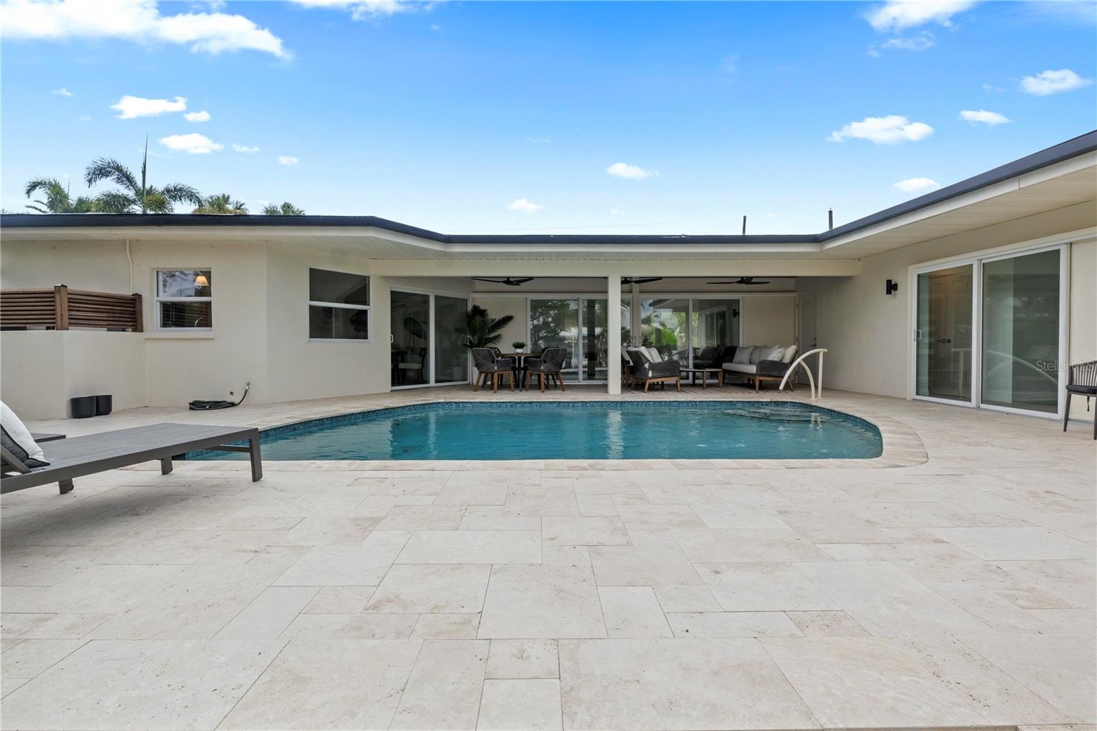 624 DUNDEE LN — photo 32