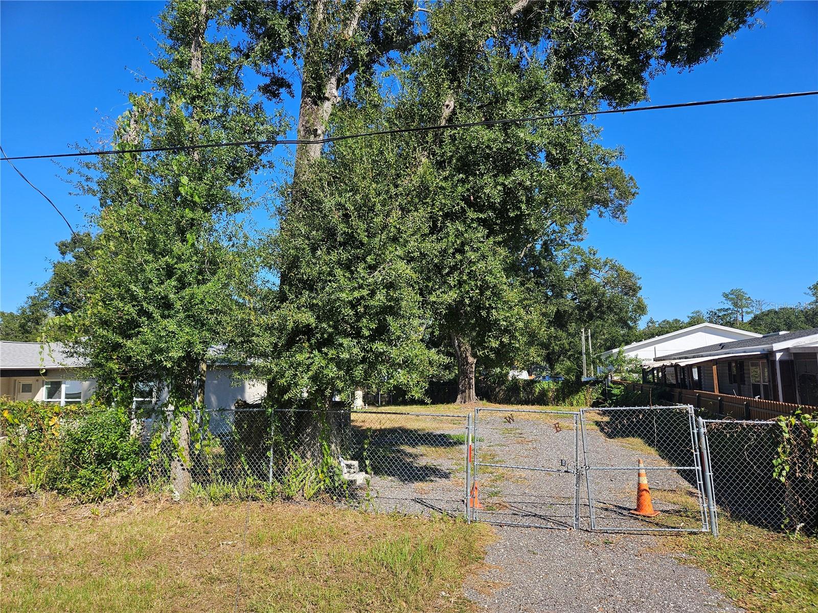 12321 CAMBRIDGE AVE — photo 3