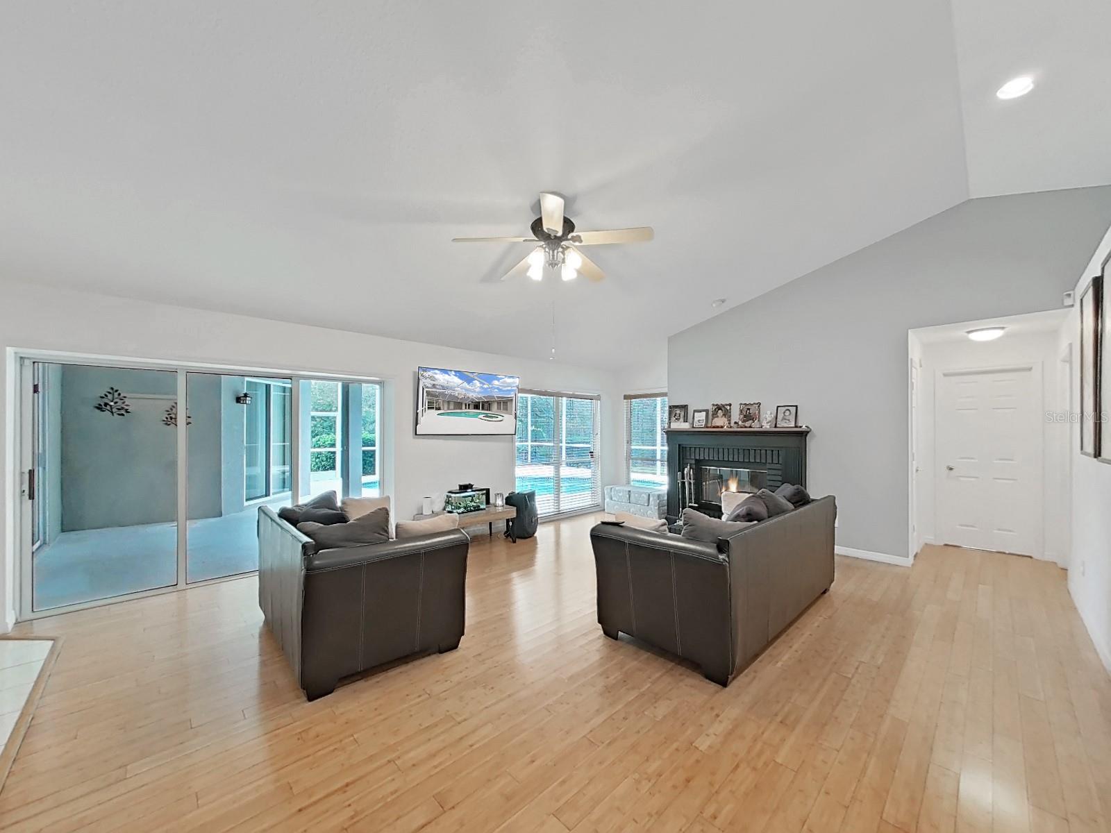 17307 OAK LEDGE DR — photo 13