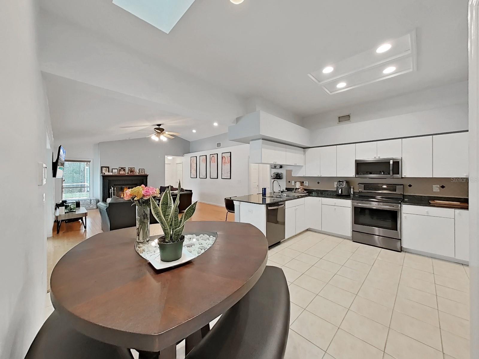 17307 OAK LEDGE DR — photo 22