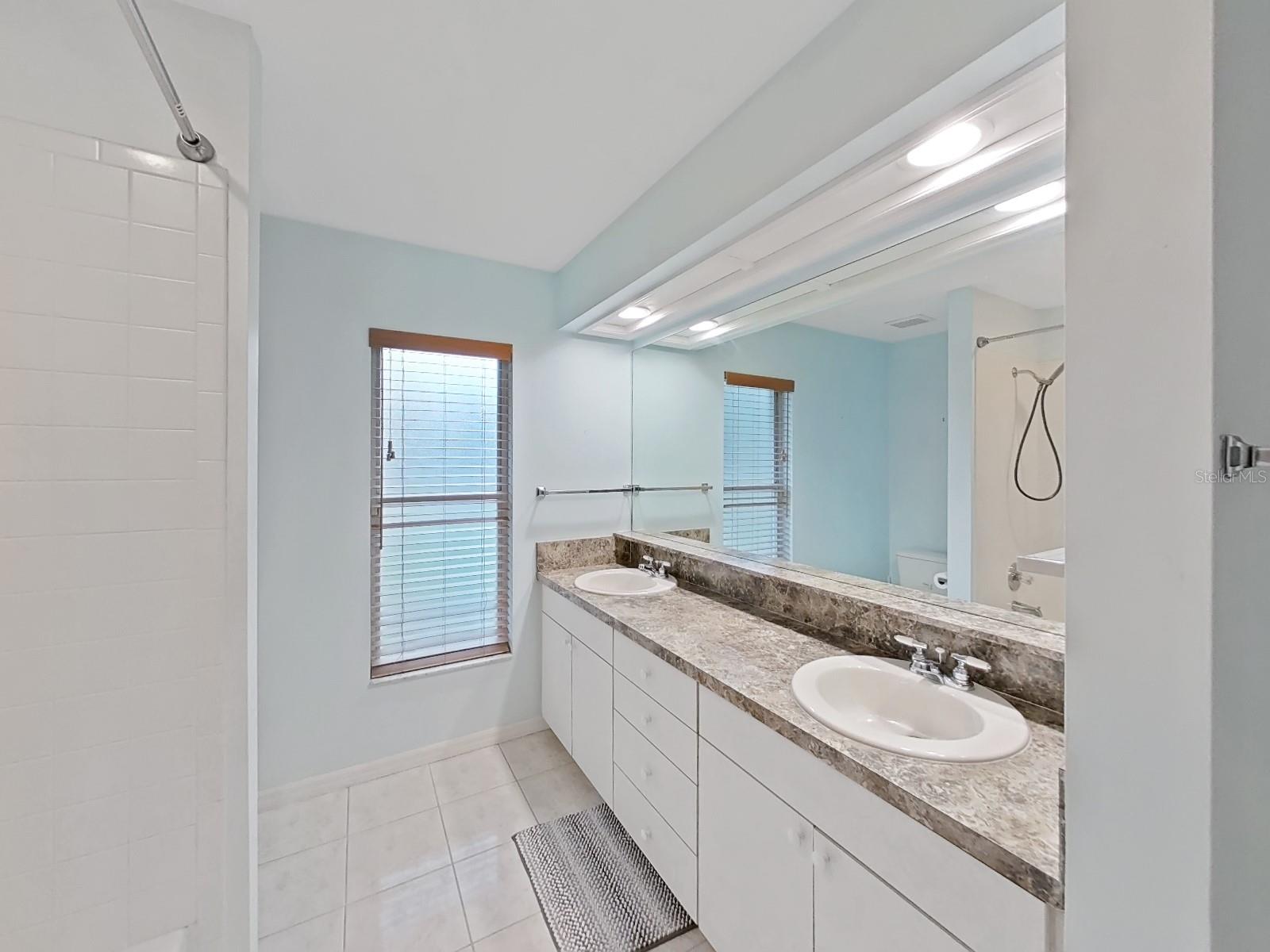 17307 OAK LEDGE DR — photo 31