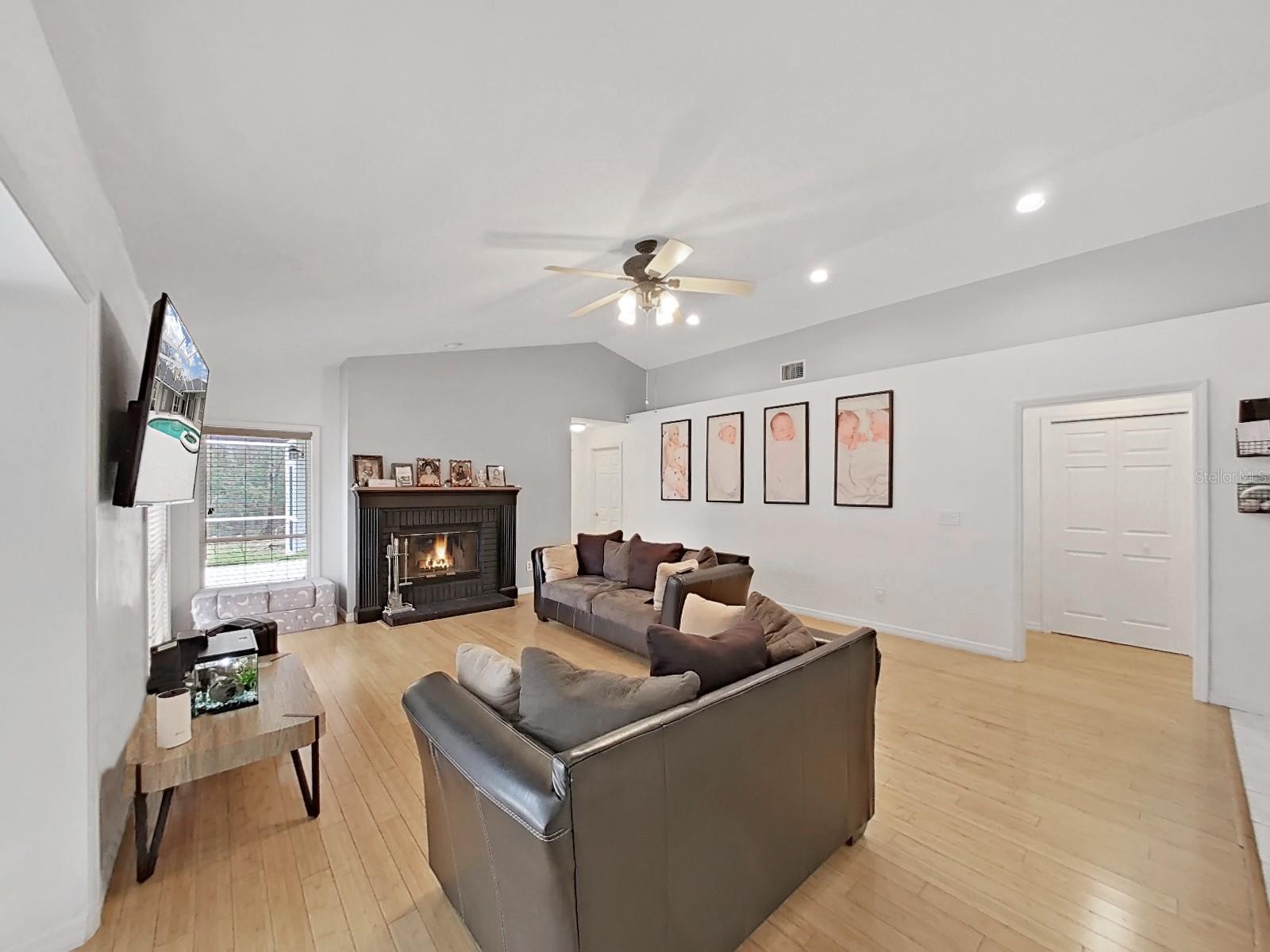 17307 OAK LEDGE DR — photo 14